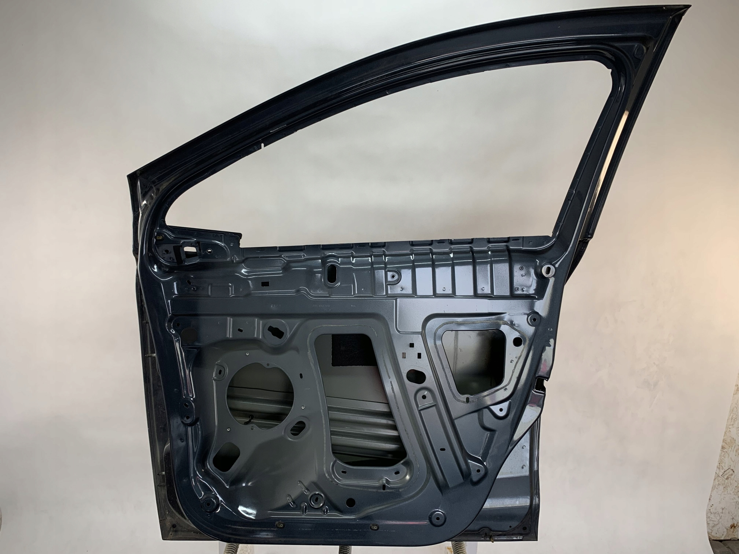 door right front Renault Zoe 12r 2012 80106601R 02.26