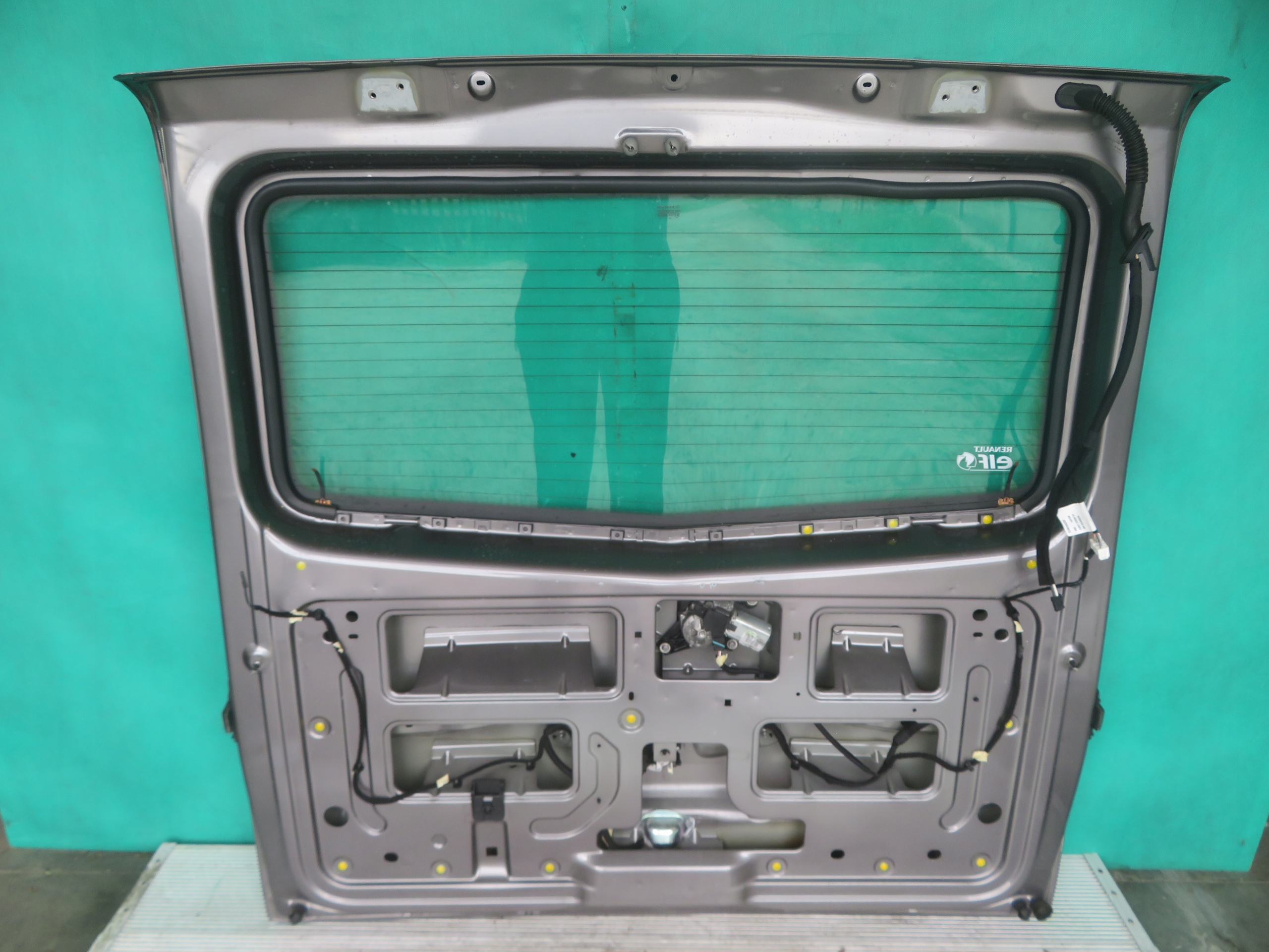 rear trunk door boot RENAULT TRAFIC 19R