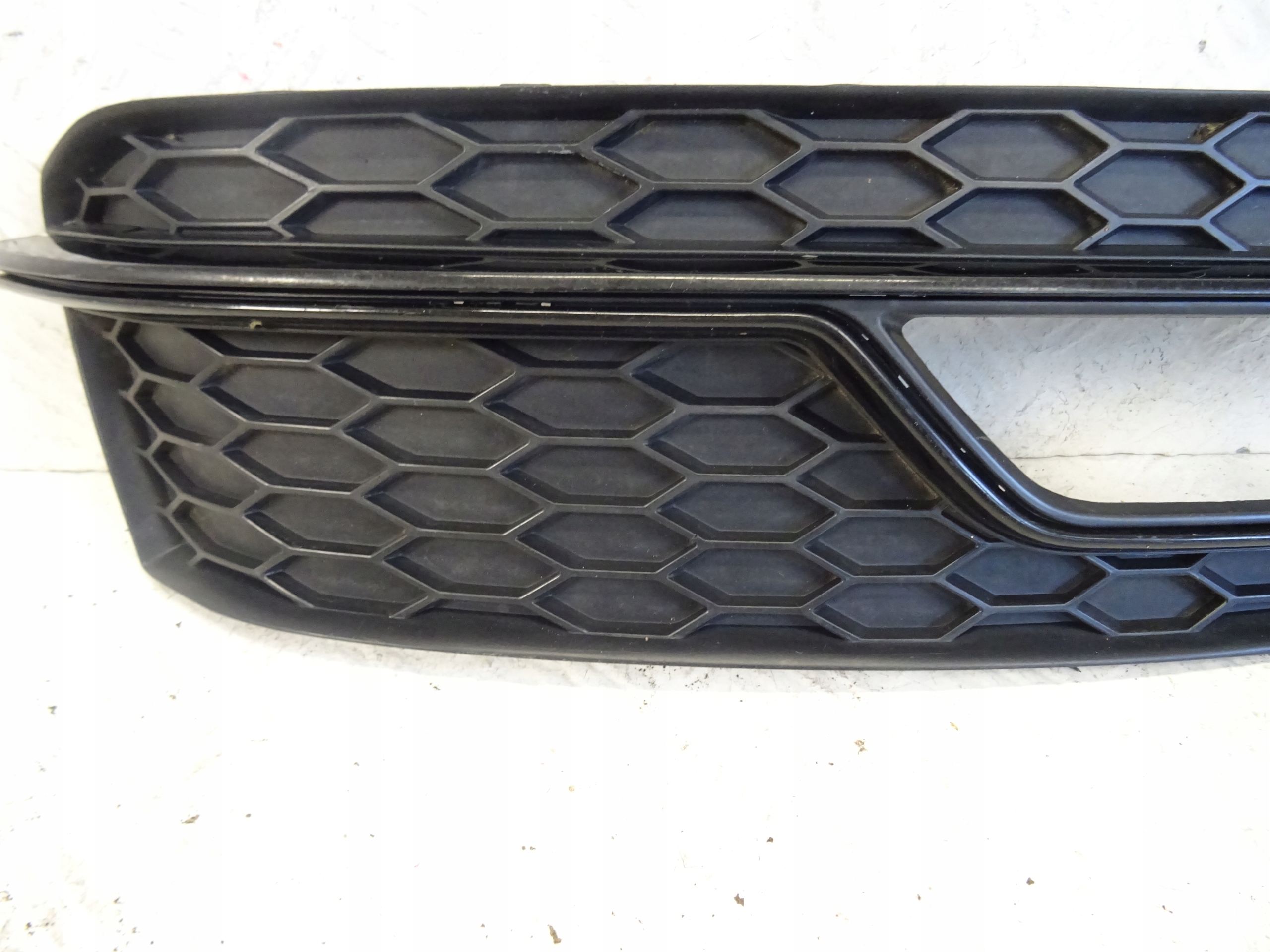 grid of a bumper front front right AUDI A5 LIFT S-LINE