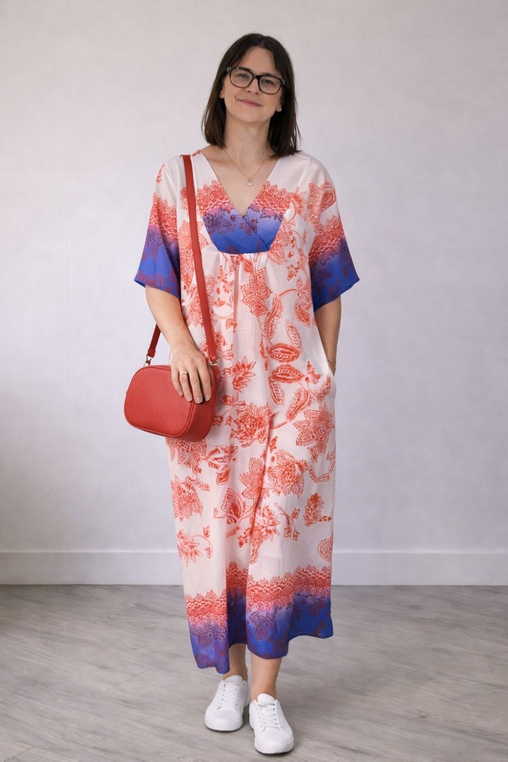 Šaty bílo-červené boho V-neck lehká viskóza len Italská