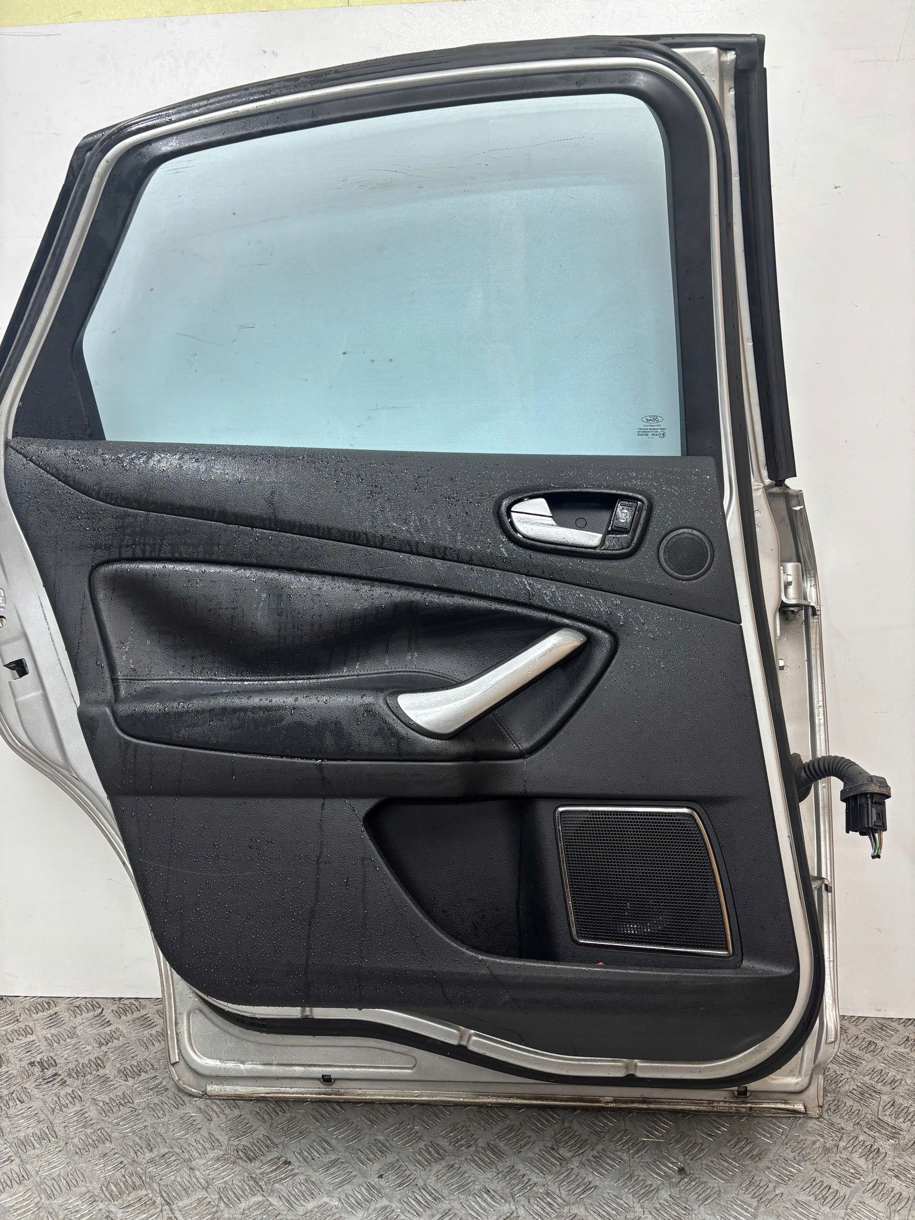 door rear part rear. left FORD MONDEO MK4 HB