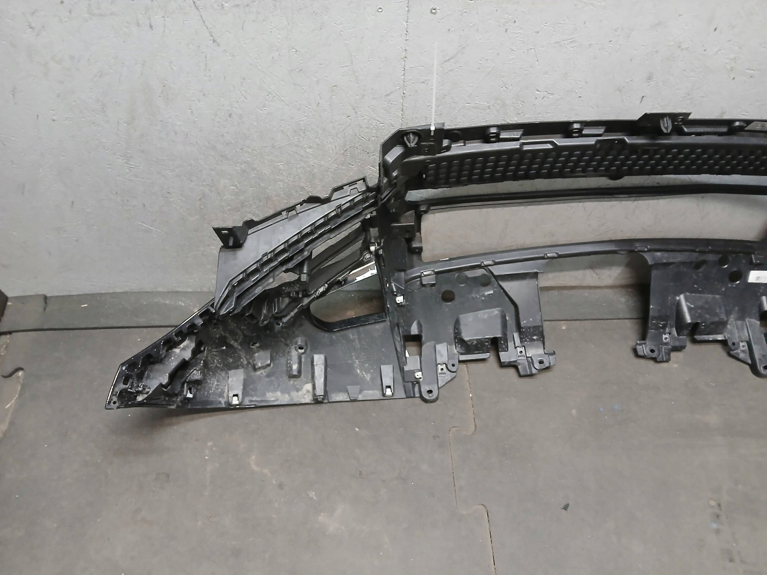 bumper front LAND ROVER DEFENDER II 2 20- L663
