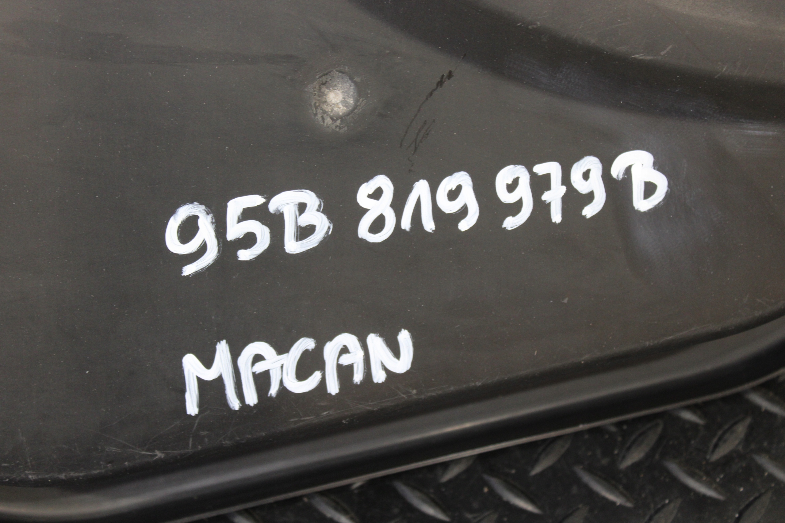 blende abdeckung windlauf PORSCHE MACAN 95B 95B819979B