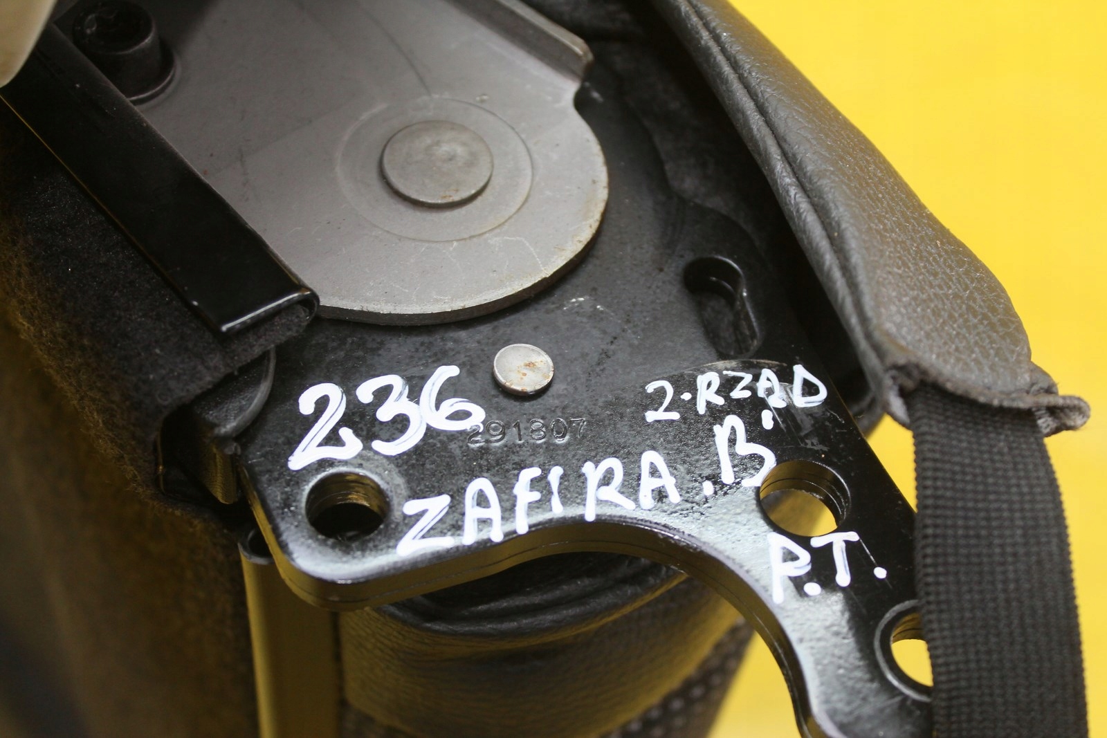 кресло задний правый 2 ZAFIRA b