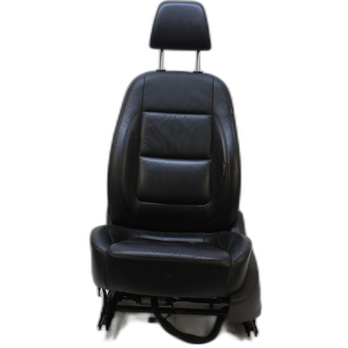 5737460 - VW Tiguan 5N сиденье переднее левое кожа