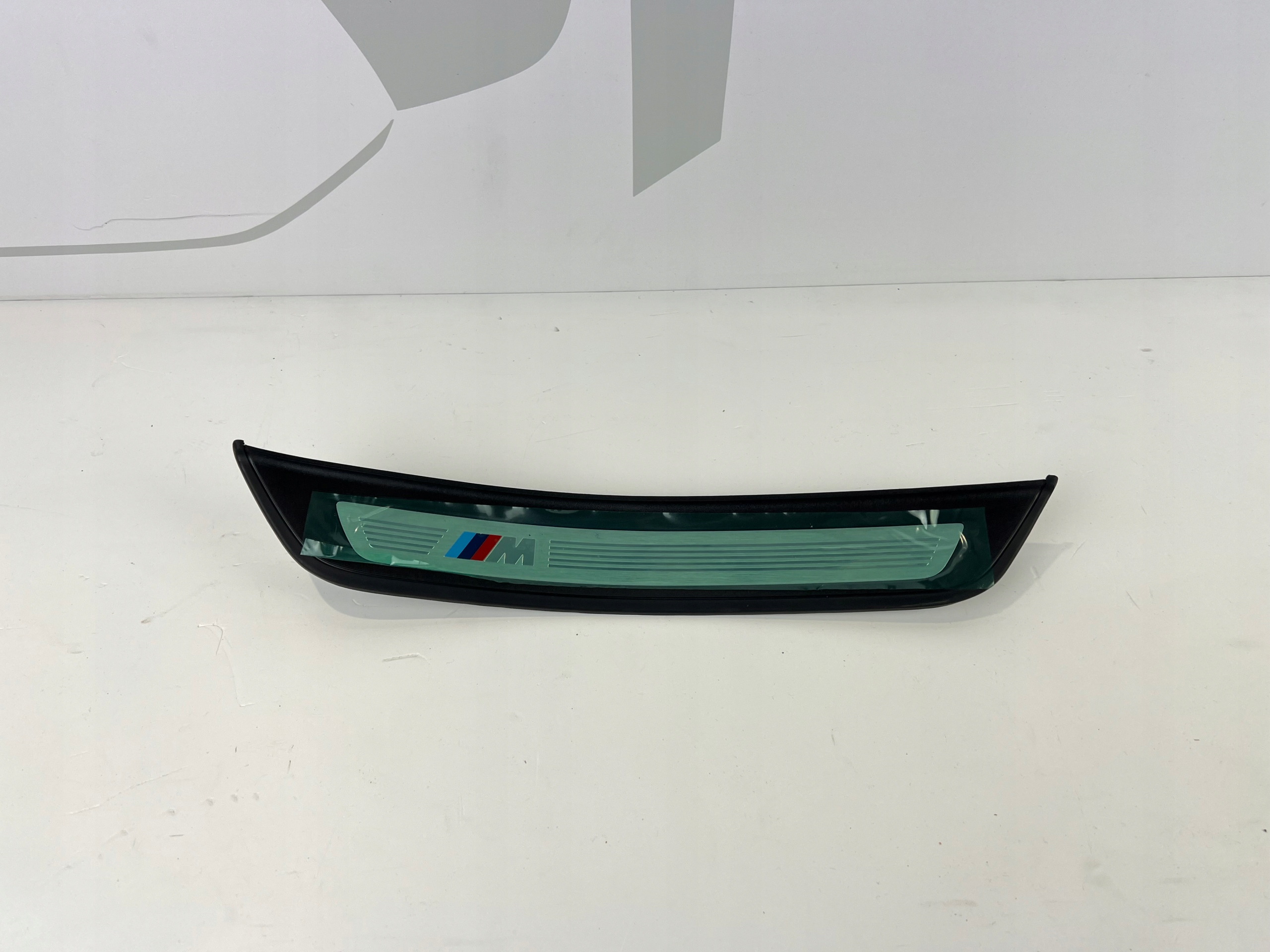 moulding threshold cap left rear BMW G30 G31 m-packet 9447021