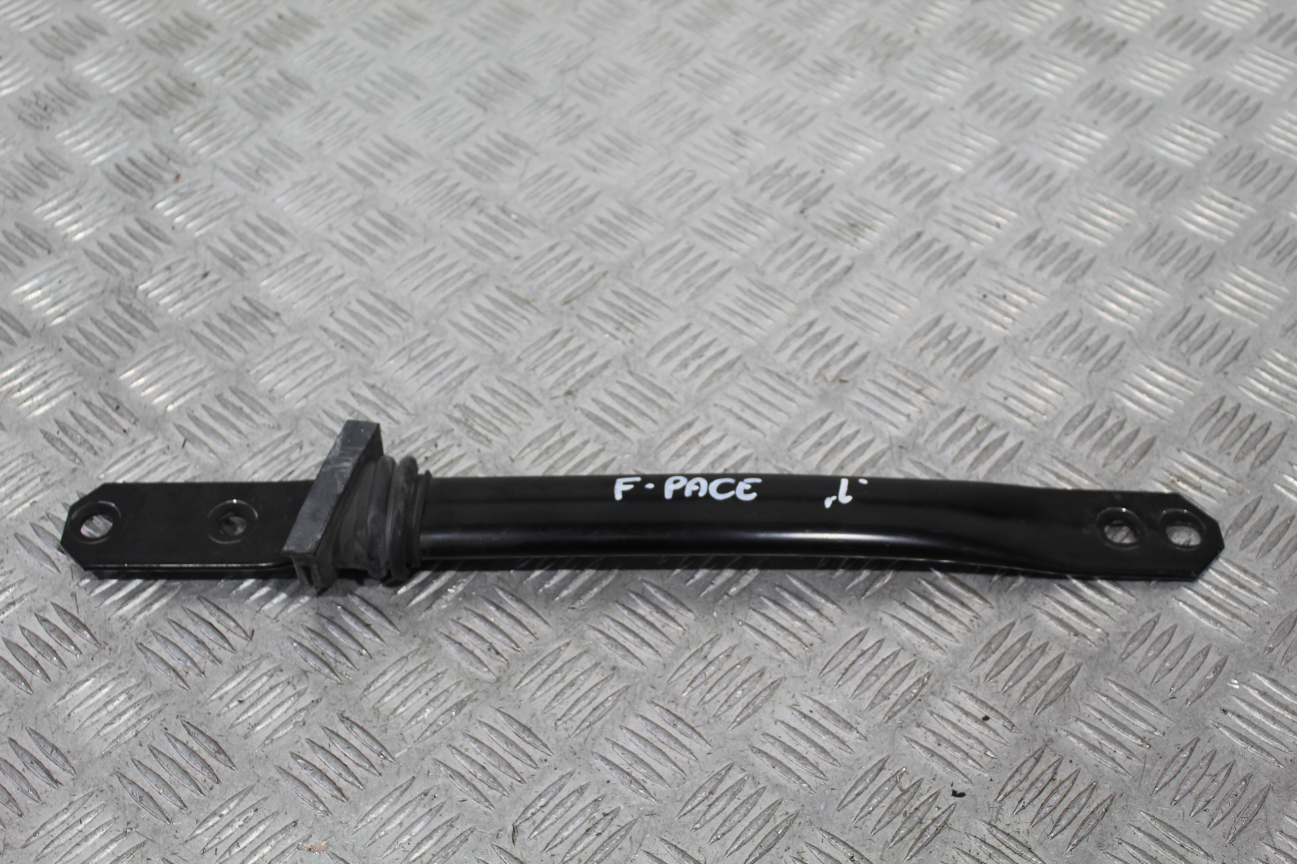 Балка кронштейн распорка левый jaguar X761