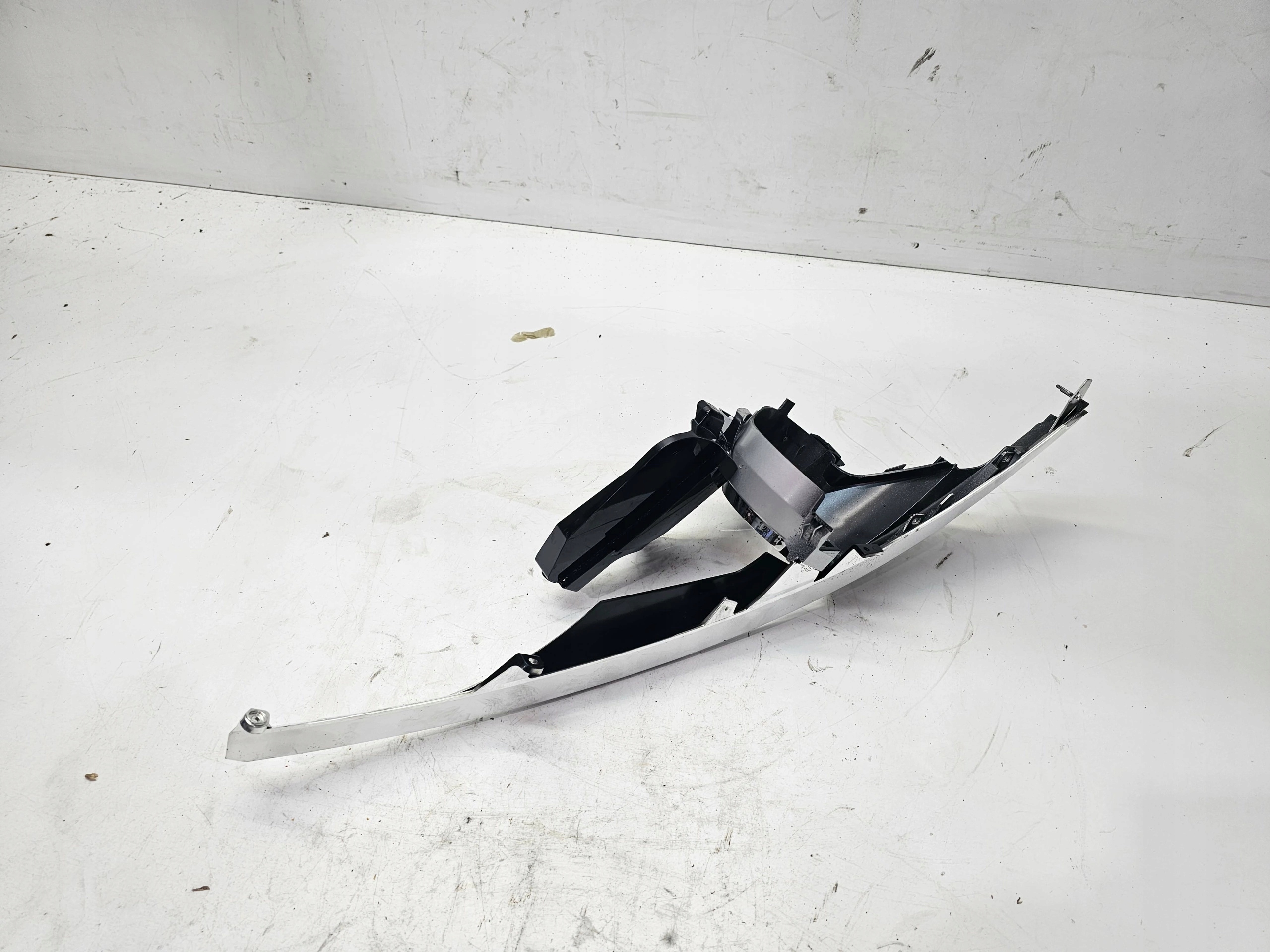 moulding CHROM upper REFLEKTORA left front AUDI A6 C7 2011-14 17755-01
