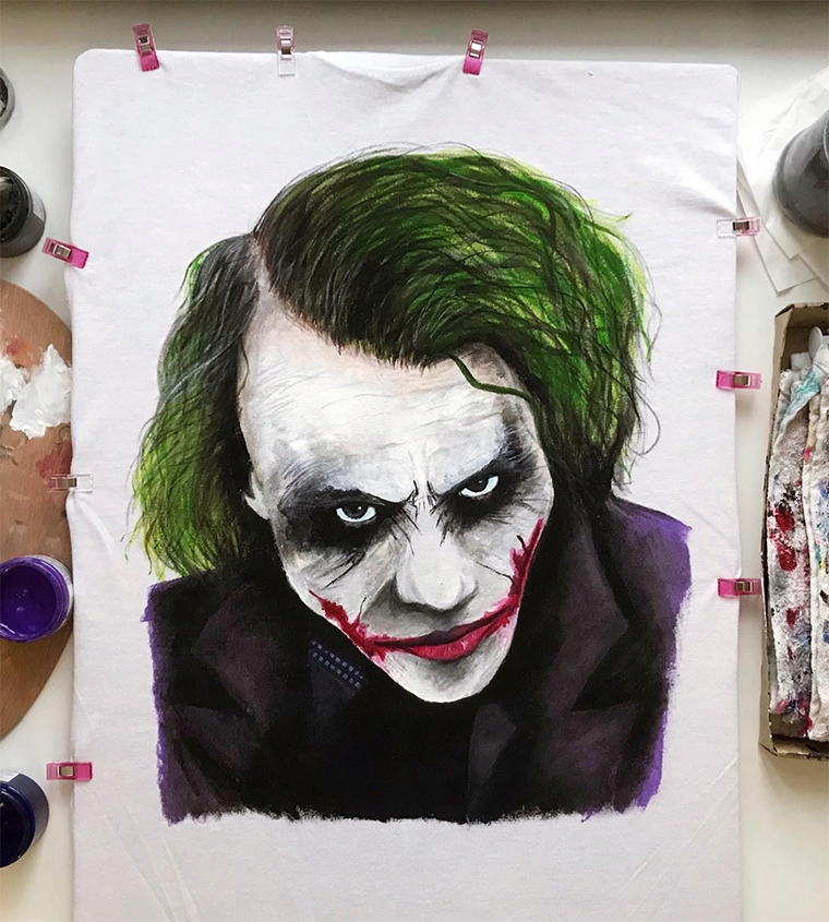 Duża farba do malowania TKANIN JASNYCH ubrań bawełny spodni CZERWONA 150ml Bohater brak