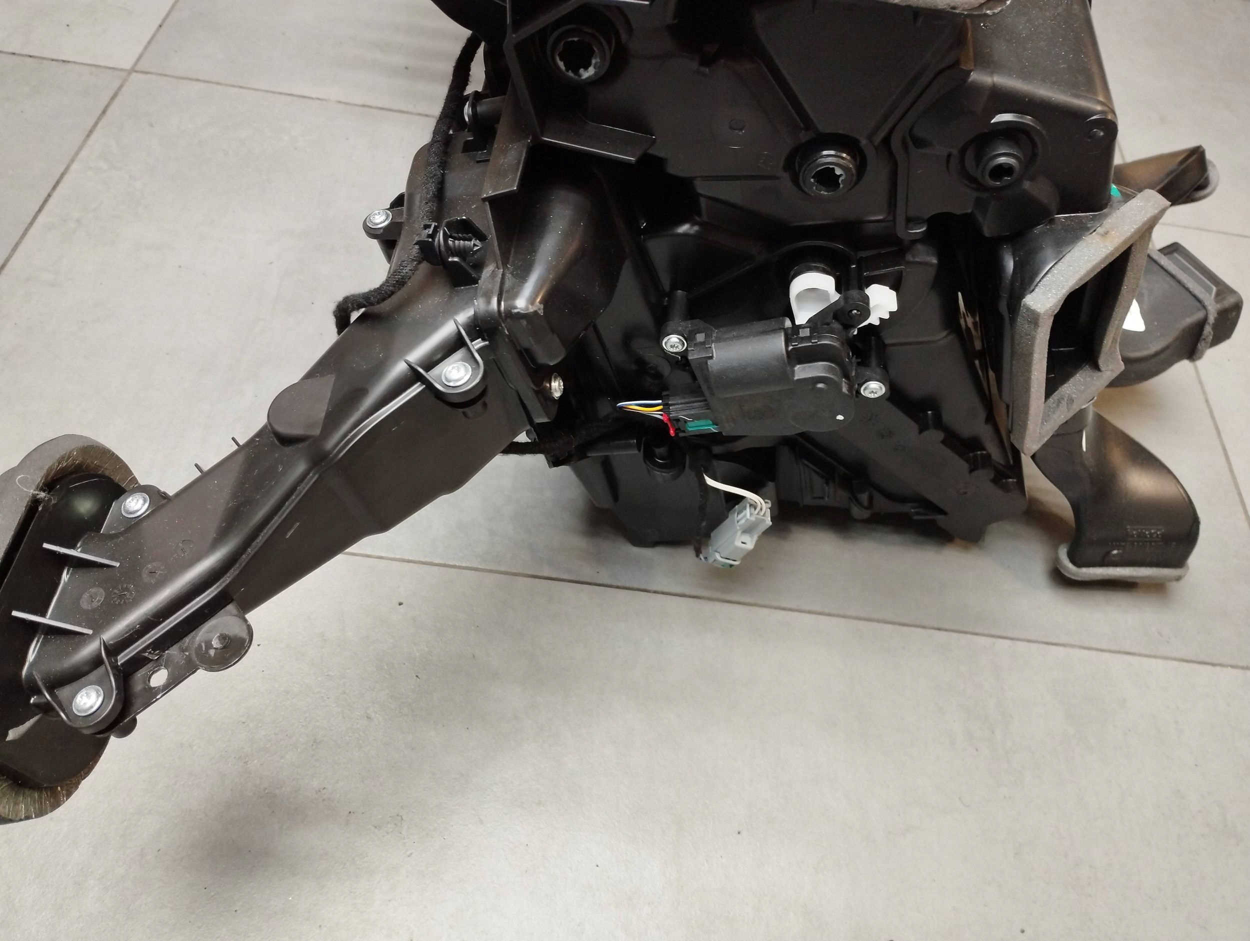 Volkswagen Amarok II Bloc de chauffage complet Sans de chauffage MB3B19B555VAN