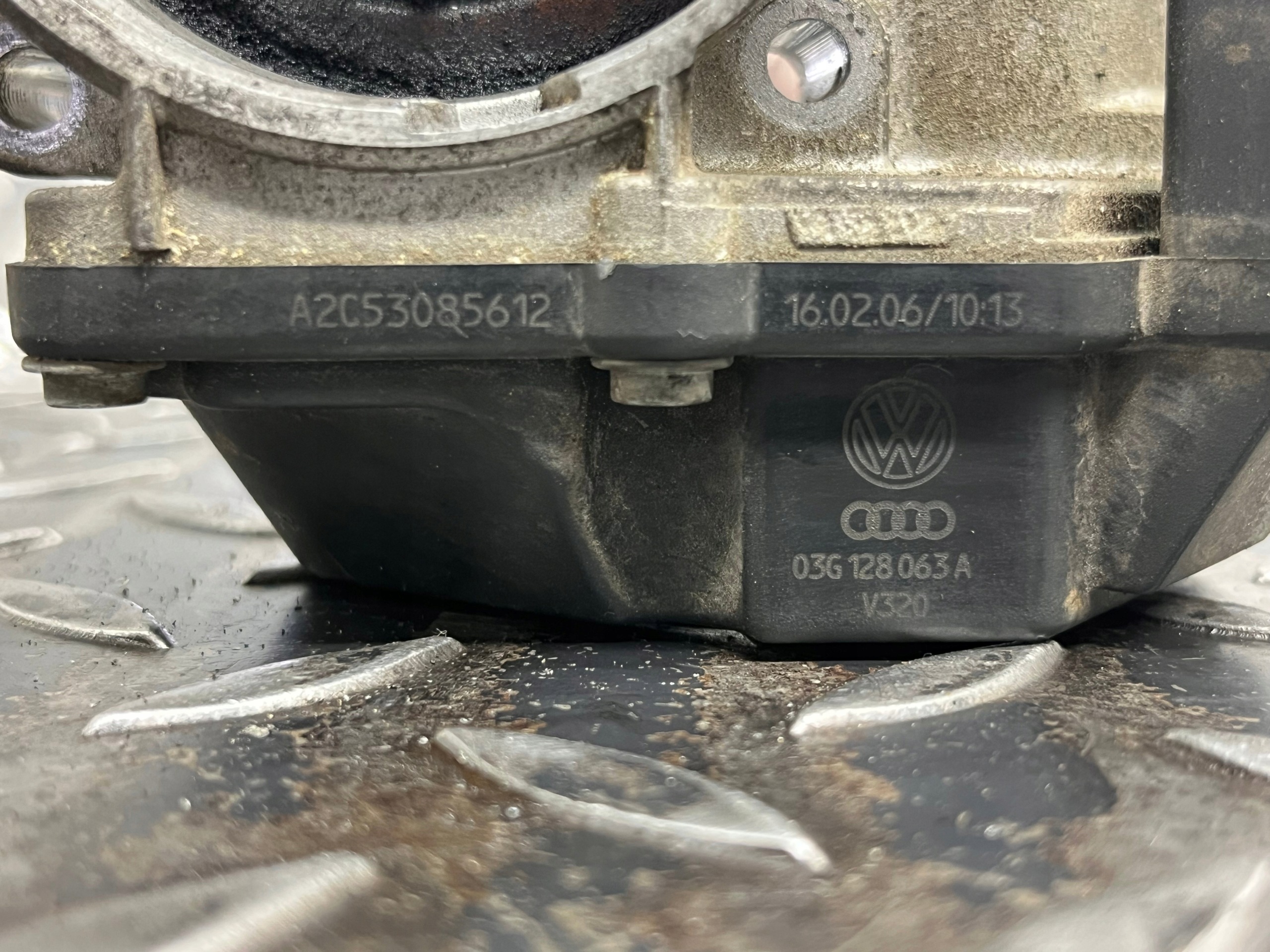 Valvola a farfalla VOLKSWAGEN PASSAT B6 03g128063a