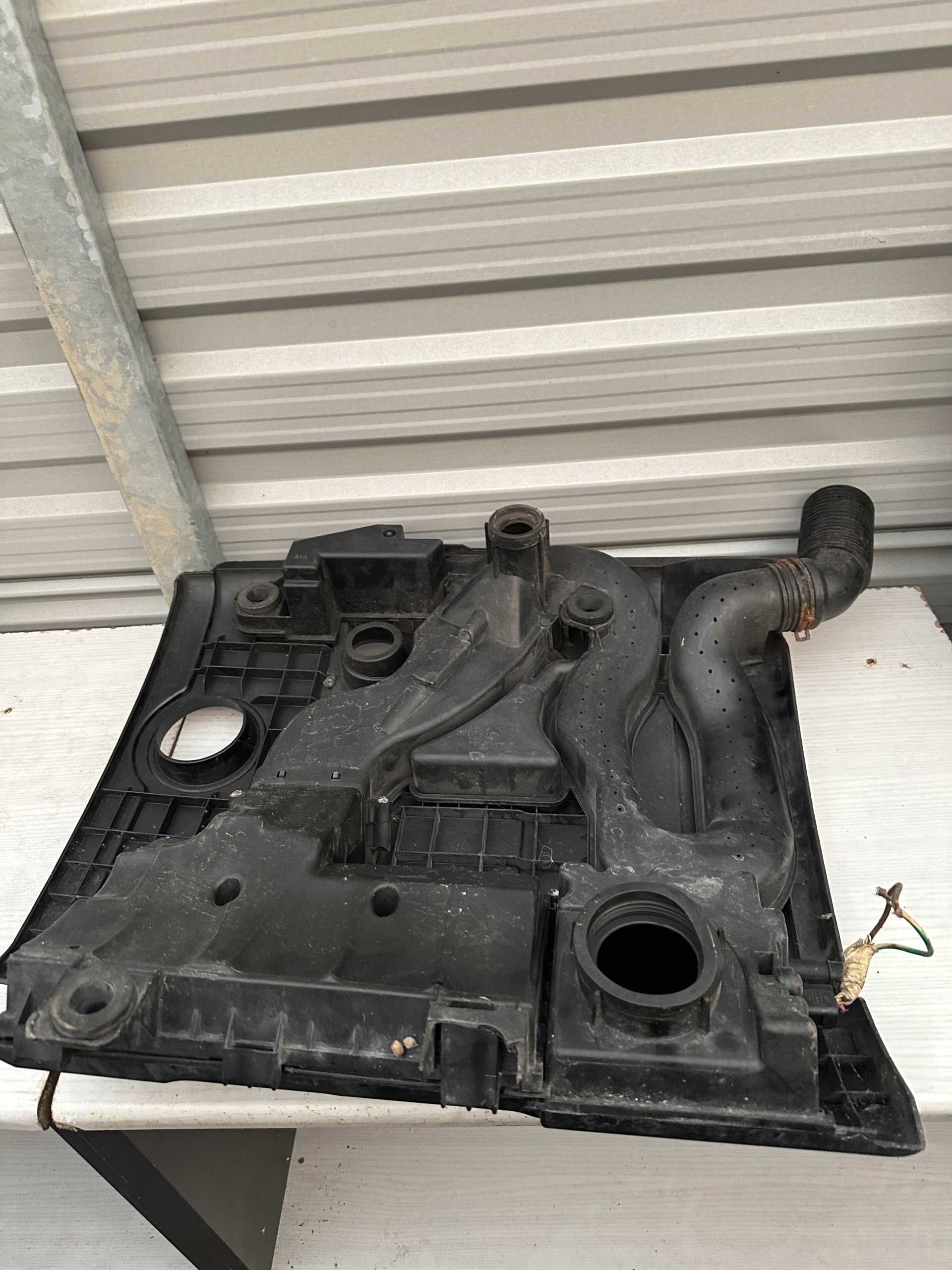Gehäuse filter Abdeckung AUDI A3 8P 1.6 MPI 03C129607P