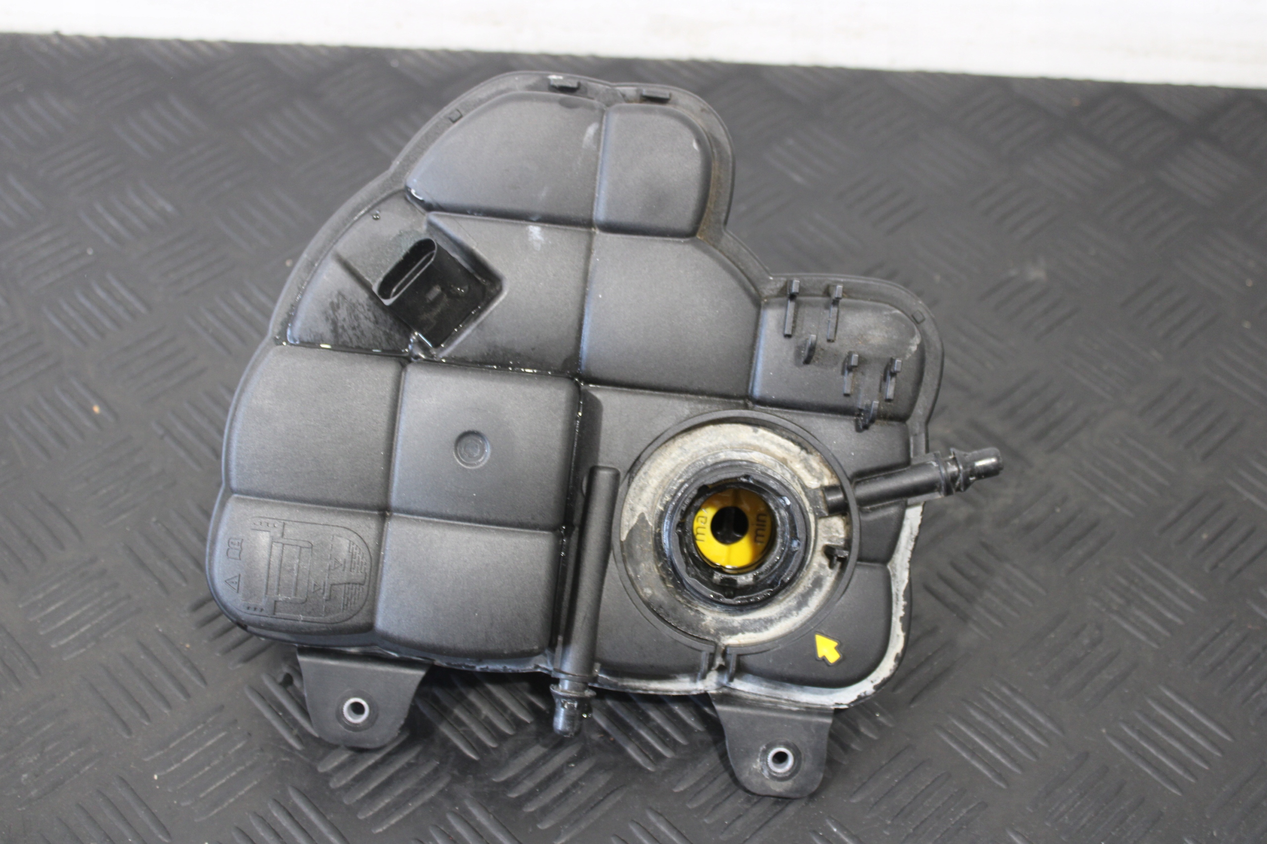 RÉSERVOIR EAU BMW M5 F90 8090271