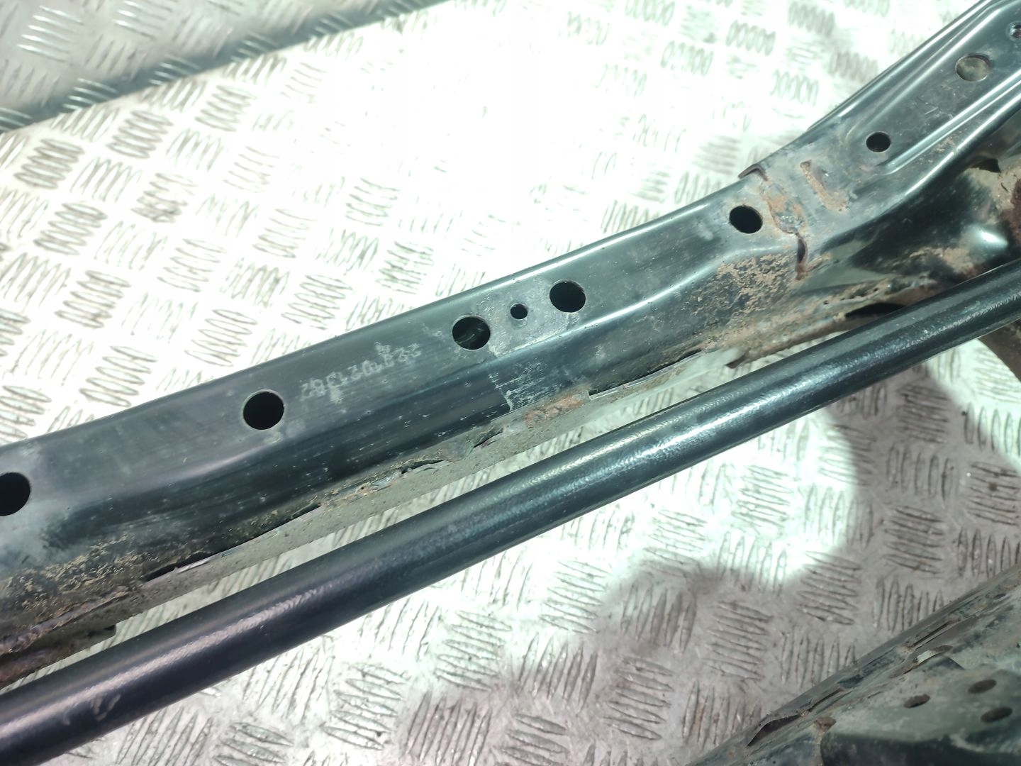 WÓZEK KOŁYSKA TRAWERS SANKI TYŁ LEXUS UX 250h (2018-2022) Jakość części (zgodnie z GVO) O - oryginał z logo producenta pojazdu (OE)