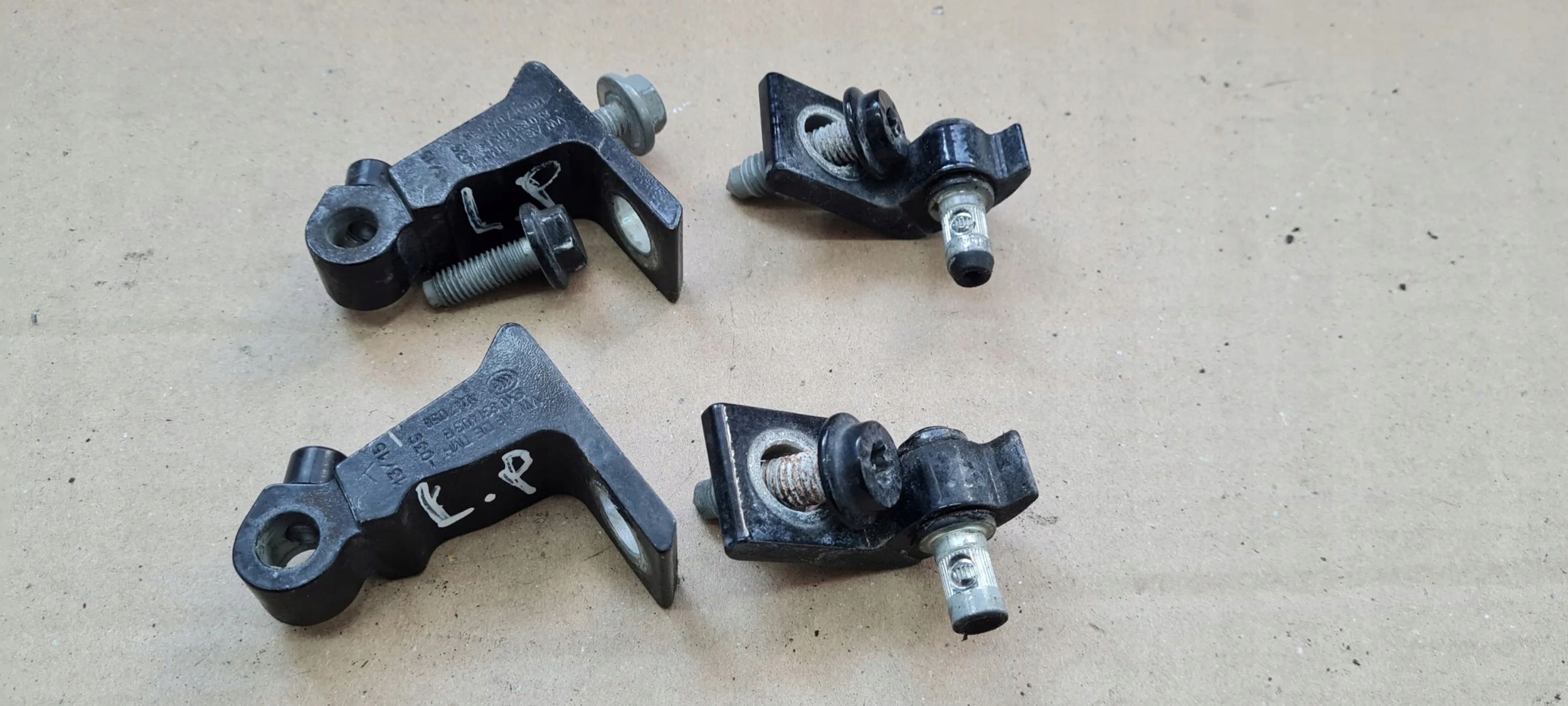S3 8V sedan A3 hinge hinges door left left rear part LY9B
