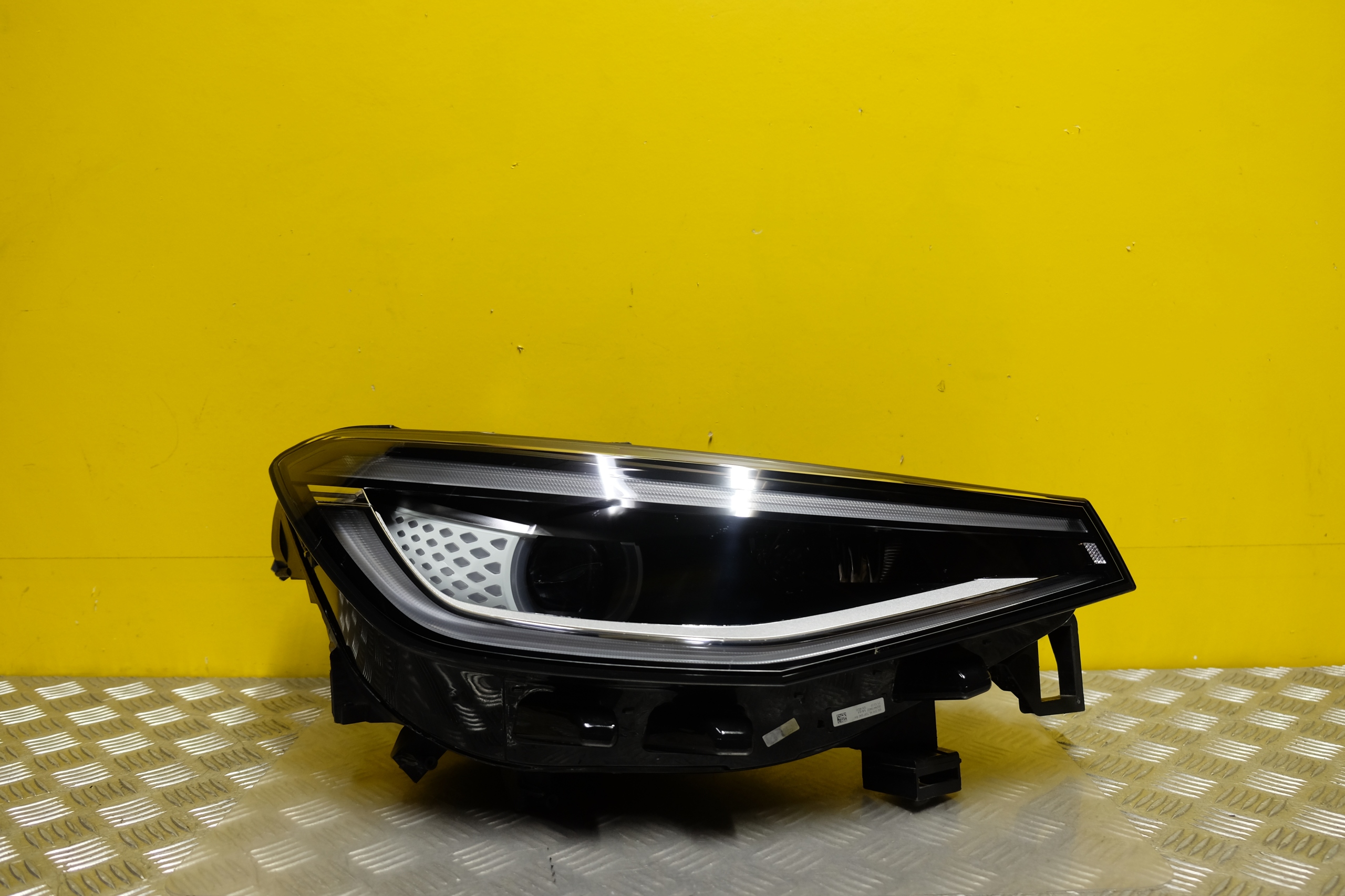 VW ID.4 2020- REFLEKTOR LAMPA FULL LED PRAWA USA