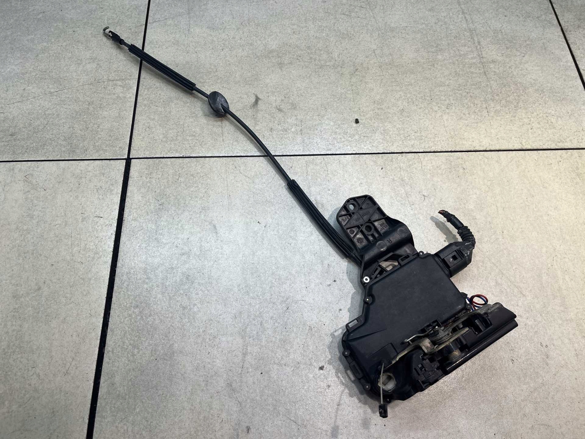 lock door right front VW PASSAT B5 1.6B 8PIN