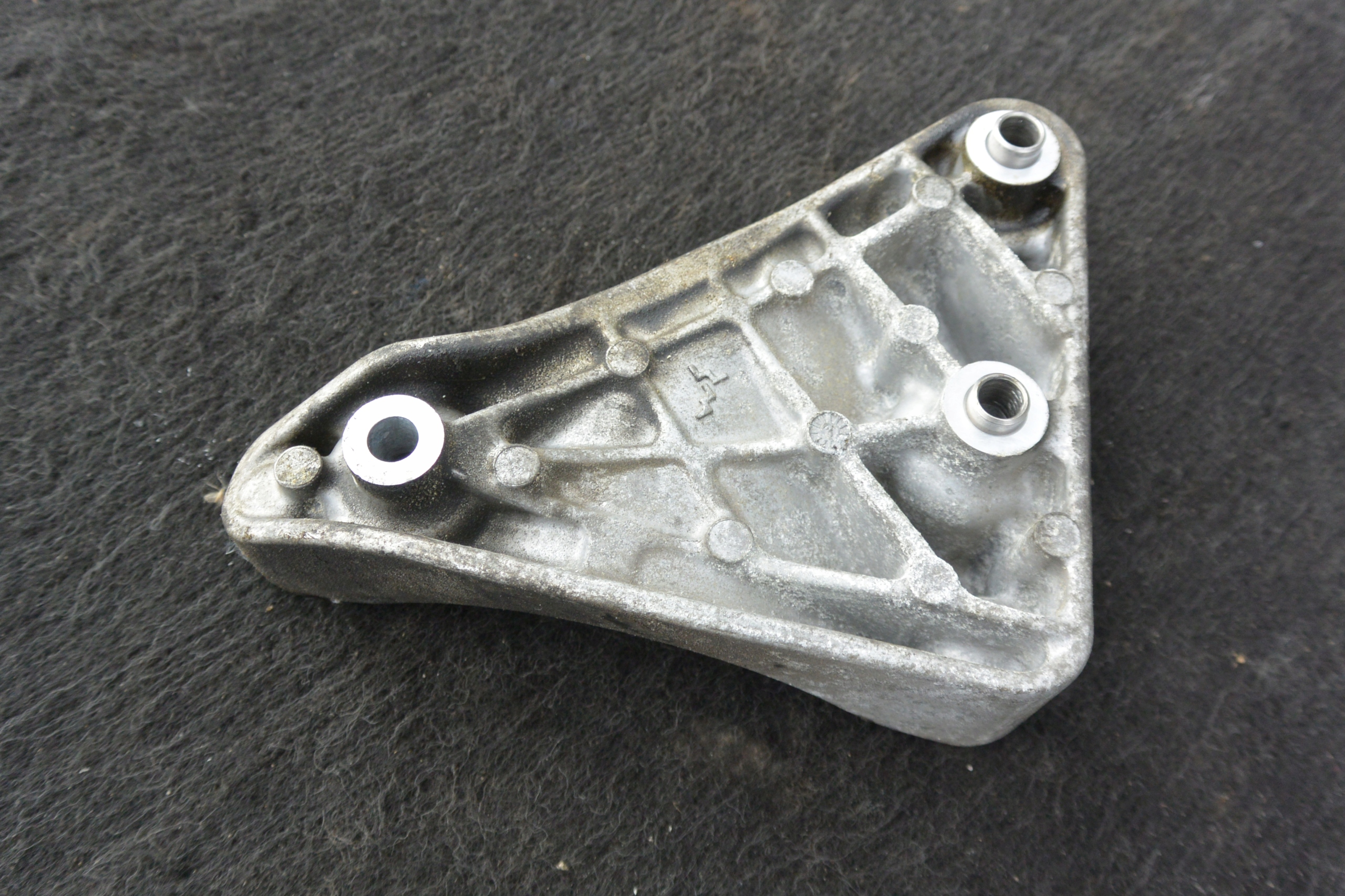 engine mount 3.0B MASERATI QUATTROPORTE VI GHIBLI III