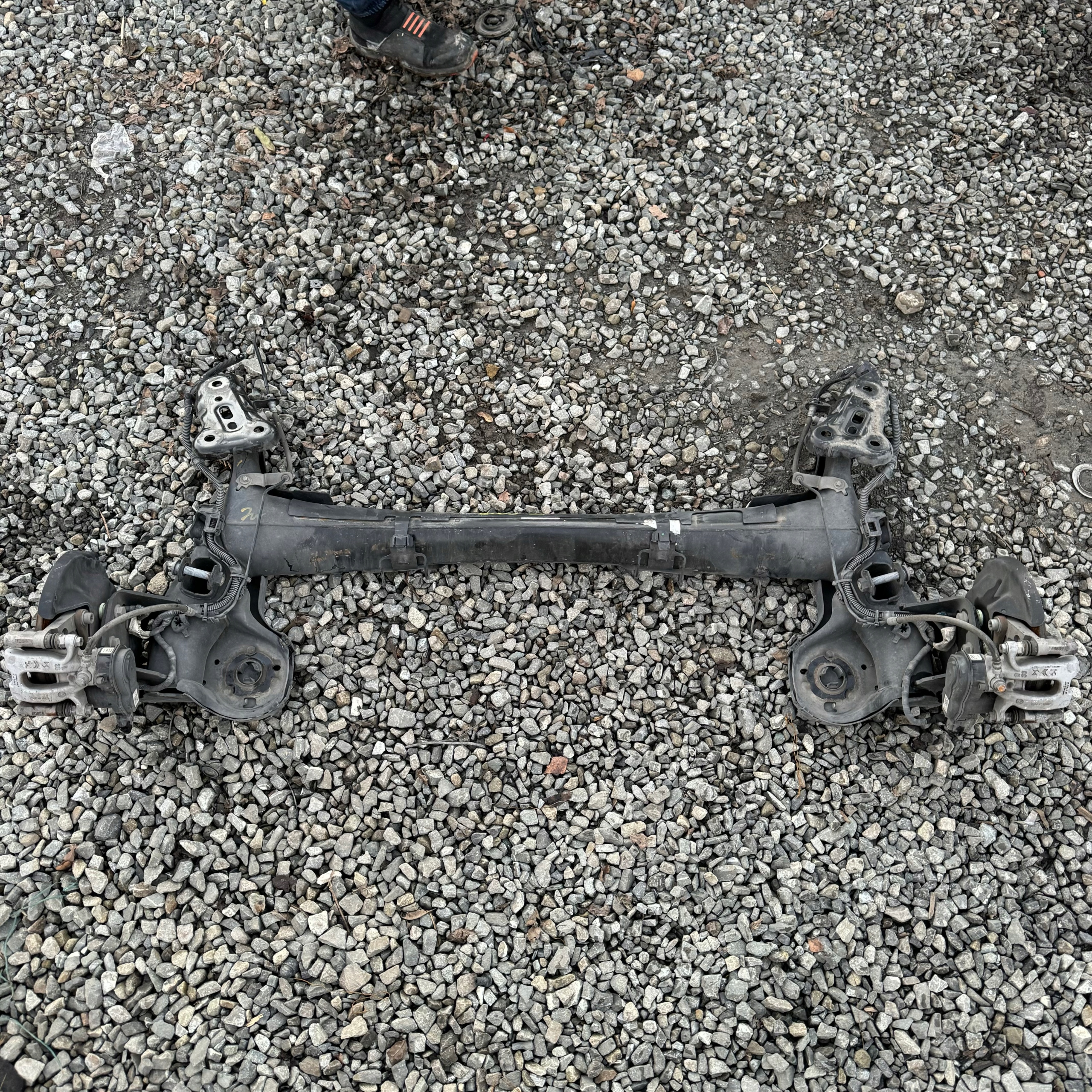 ZAWIESZENIE BELKA TYLNA OŚ PEUGEOT 2008 II