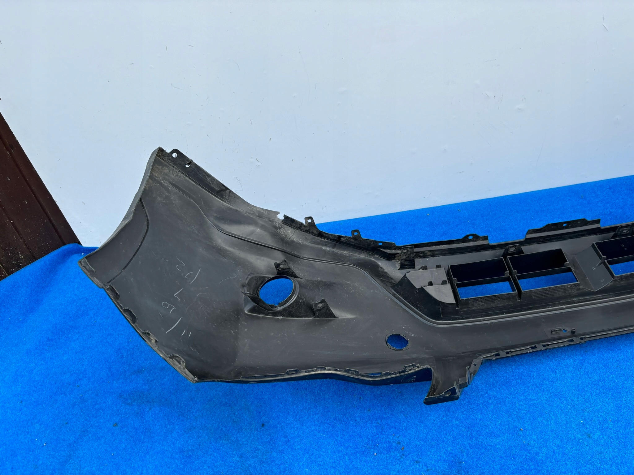 SUBARU XV 10-14 ROK bumper front below washers 57704FJ010 EA70