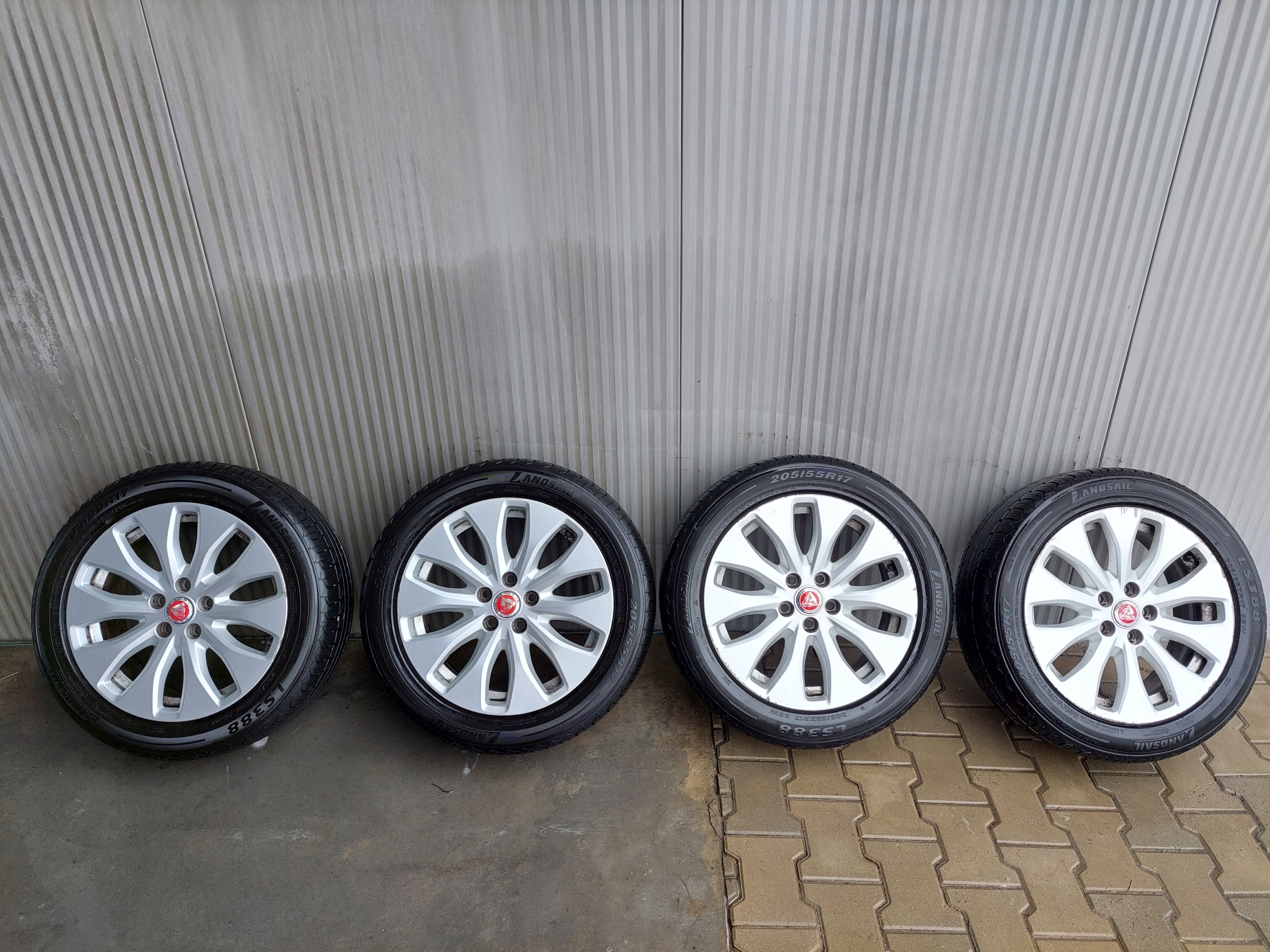 wheels tyres disc discs R17 JAGUAR XF II X260 XE