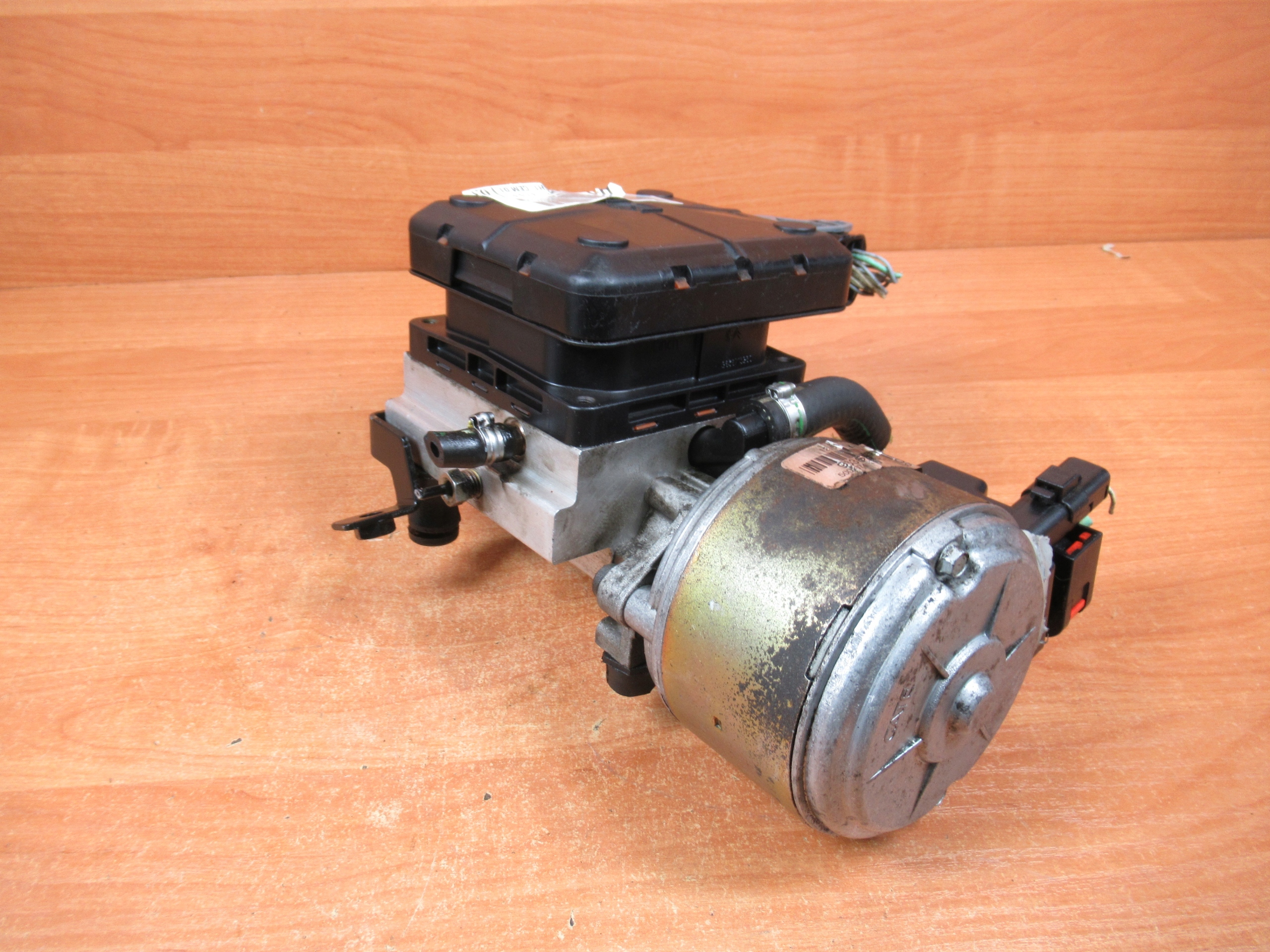 9636713880 - Насос подвески CITROEN C5 и II 9643373280 H1