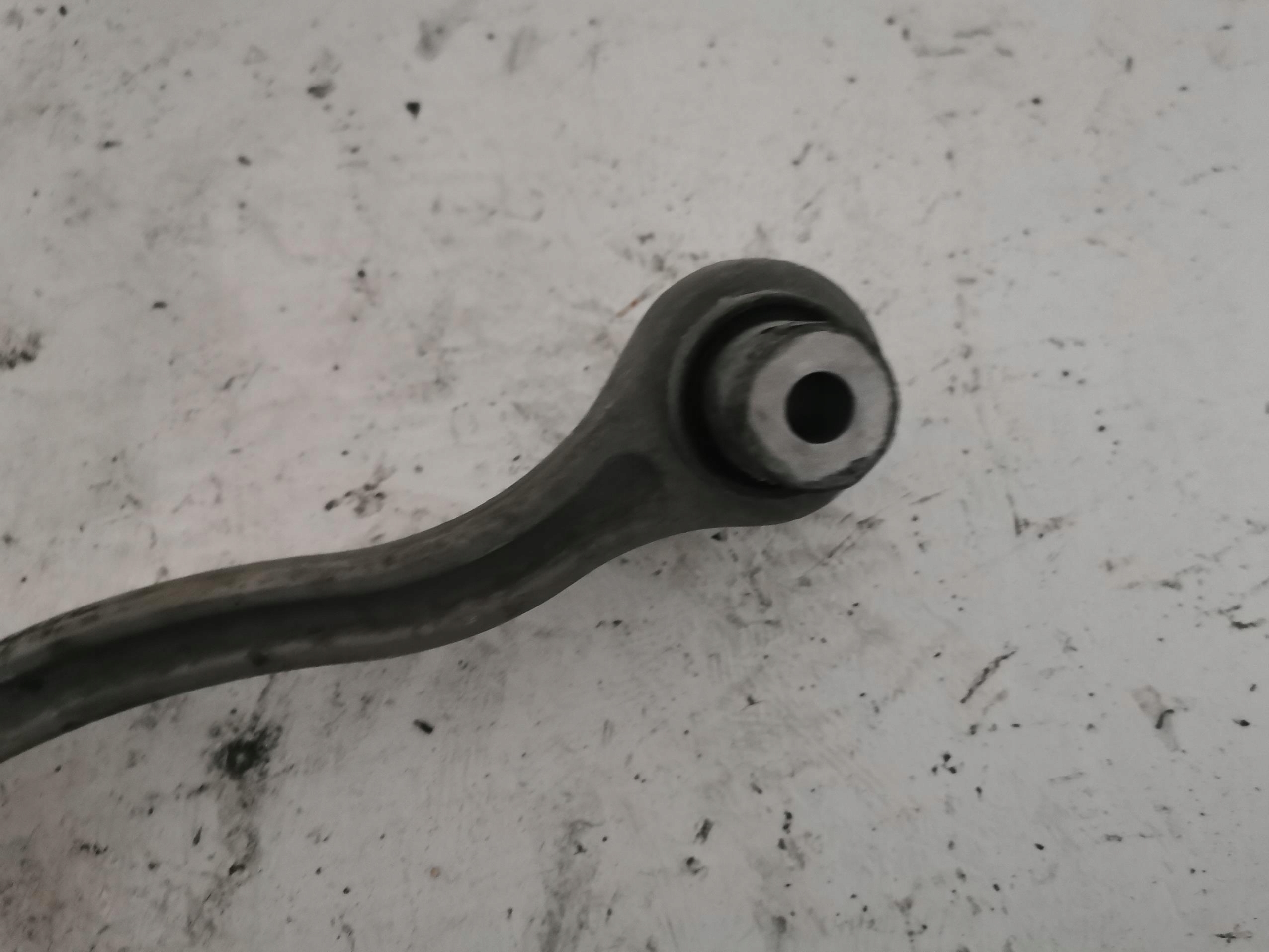 Querlenker links heck unterer MERCEDES C-KLASA W204 07-14