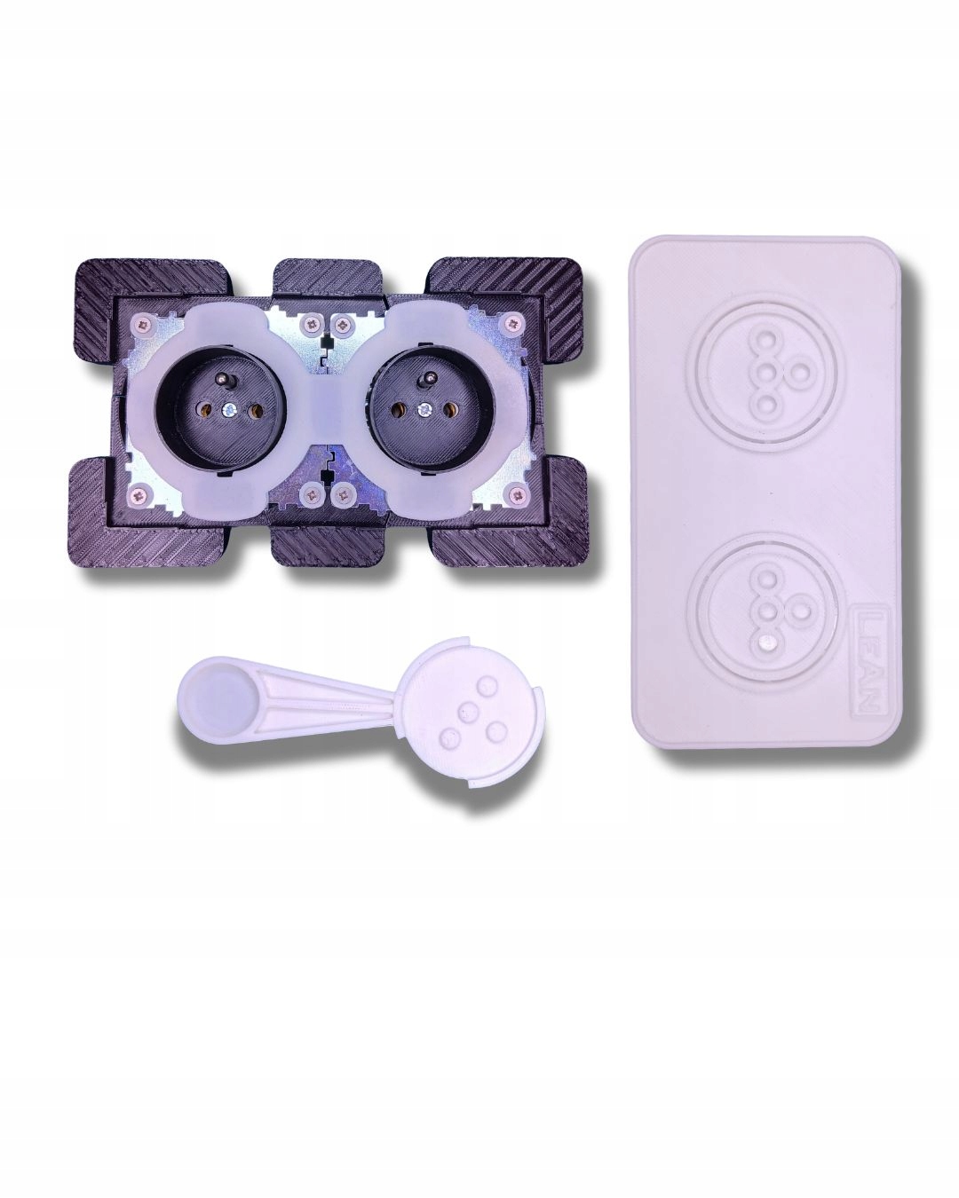 Skryté 2 x naddoskové zásuvky do kuchyne na tmavé dlaždice