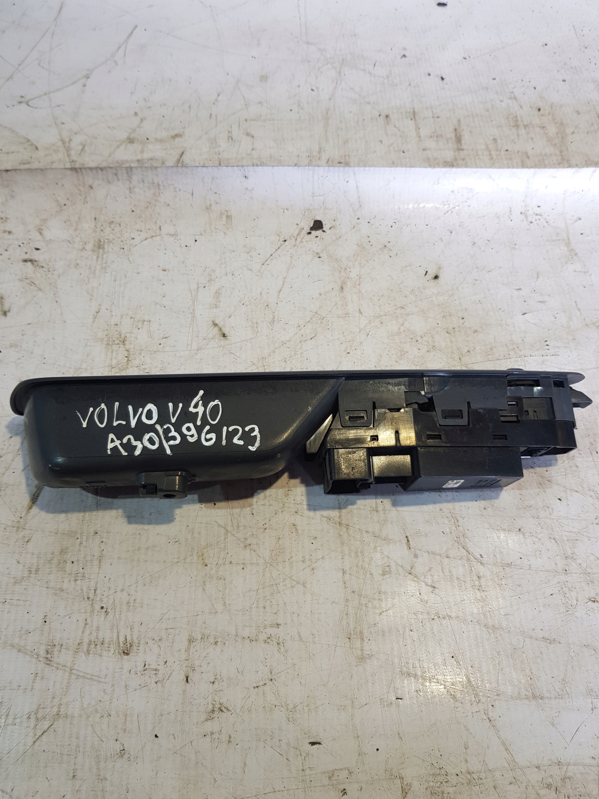 switch windows Volvo OE 30889749