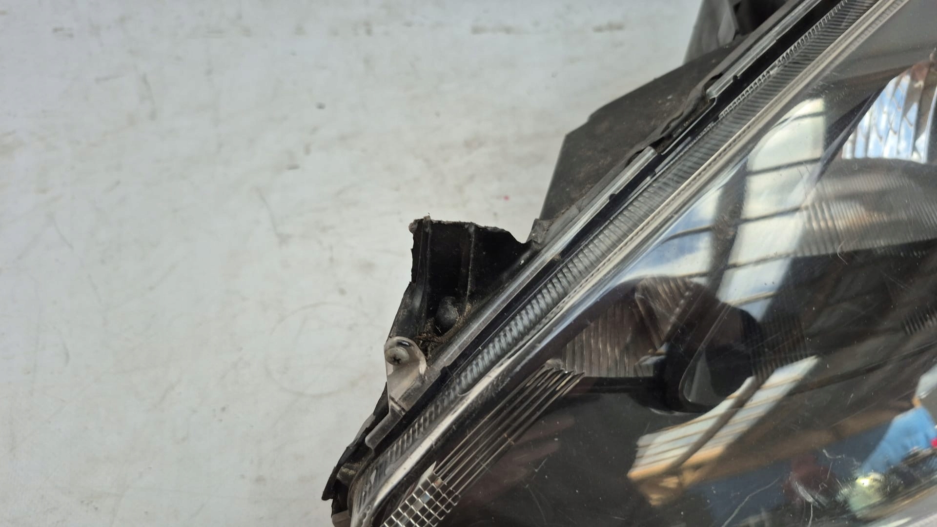 MAZDA 2 II 08- light left front front