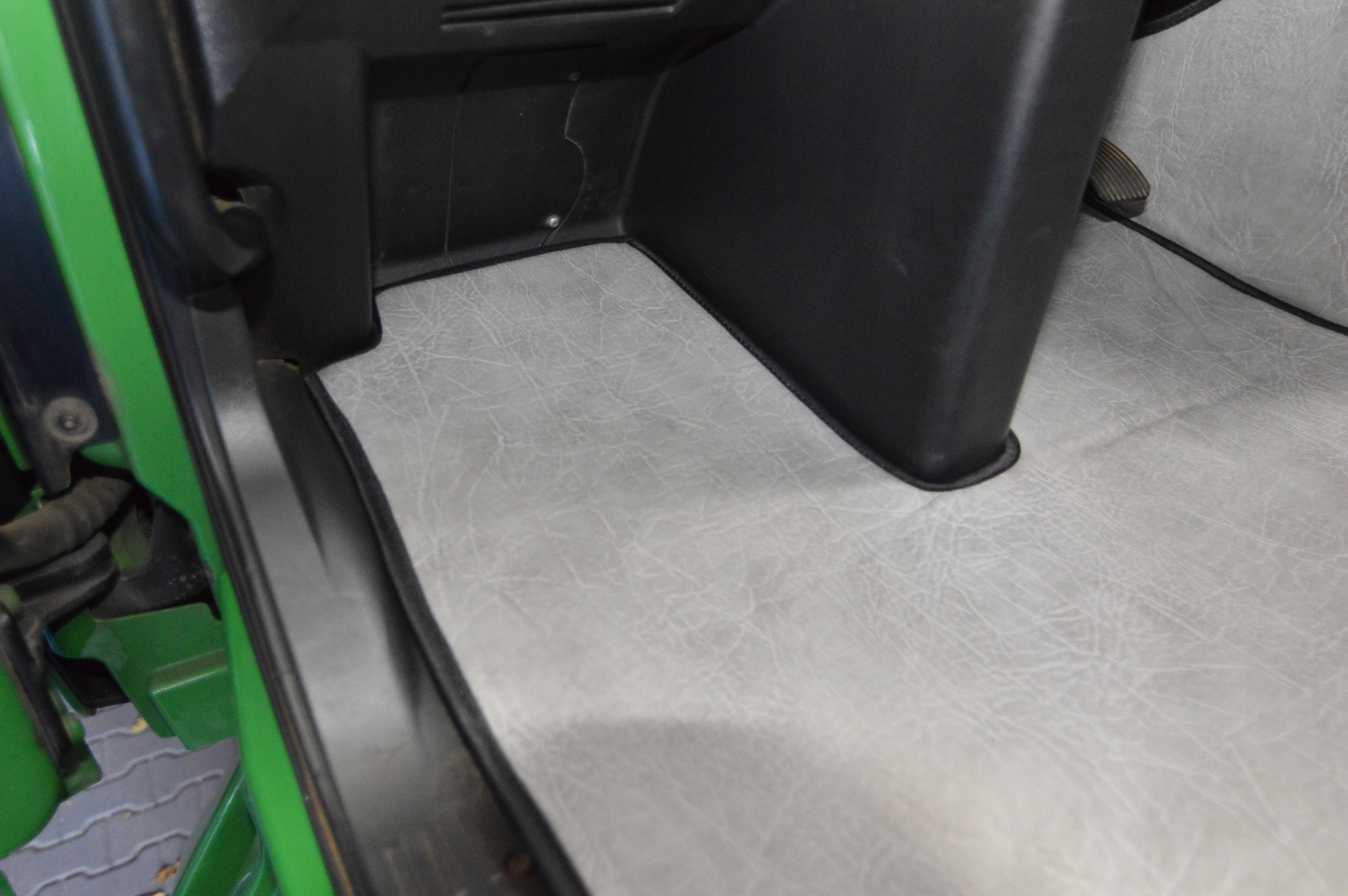 Dywaniki PRESTIGE LINE Man TGX od 2017 1 szuflada Kolor szary