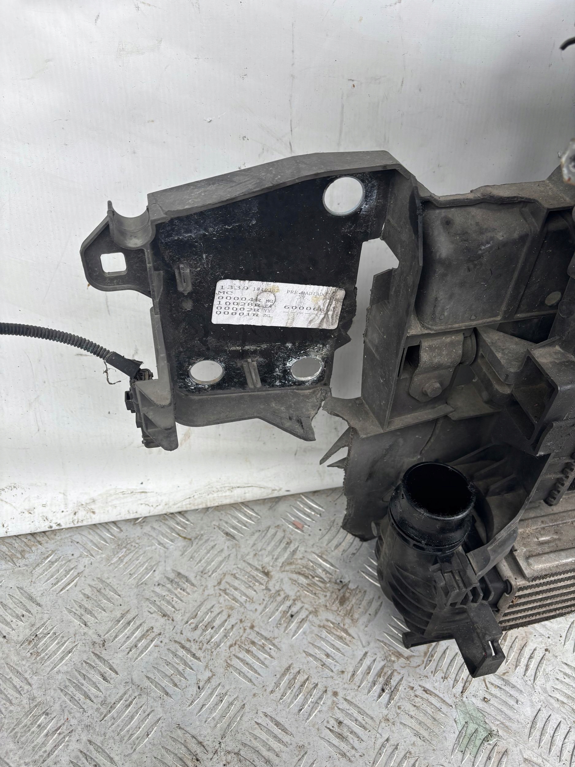 support panel for radiators fan radiator RENAULT MEGANE III 1.5 DCI