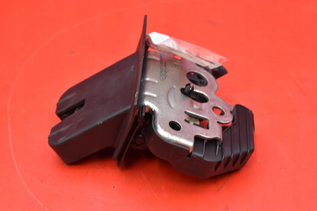 lock bonnet rear part boot AUDI A4 B8 KOMBI 07-11