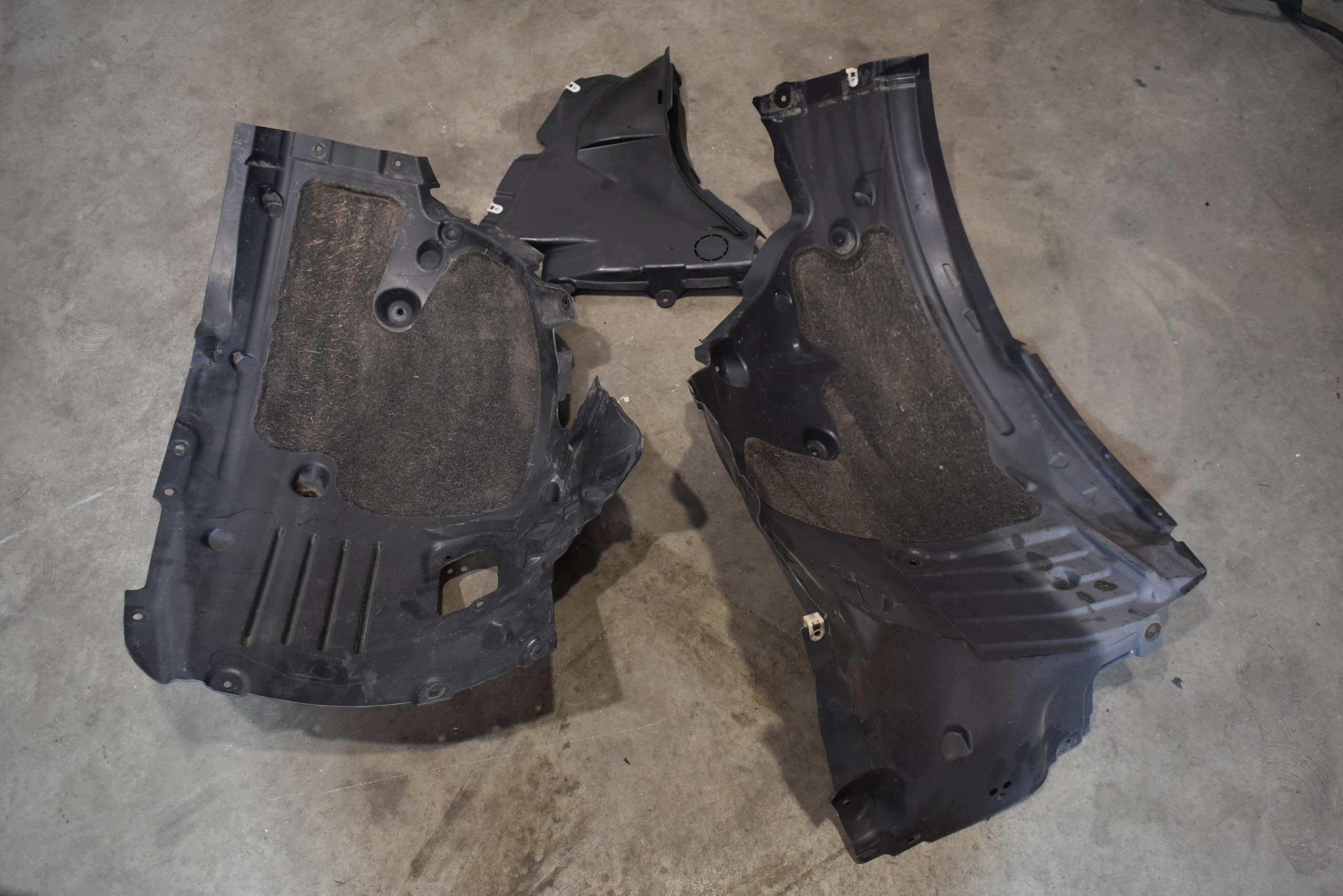 IDEALNE mudguard front front left BMW G70 1