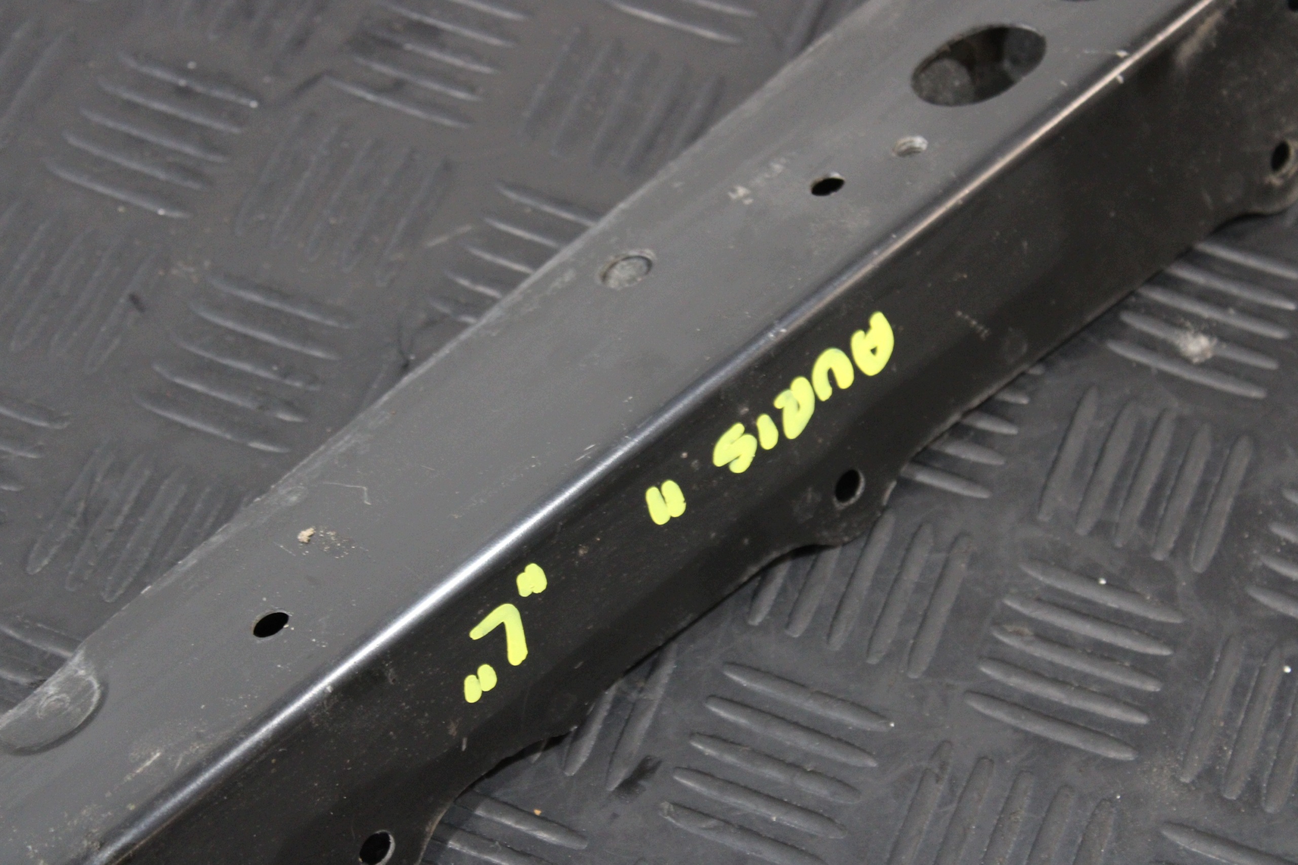 beam tip left TOYOTA AURIS II 2 KOMBI