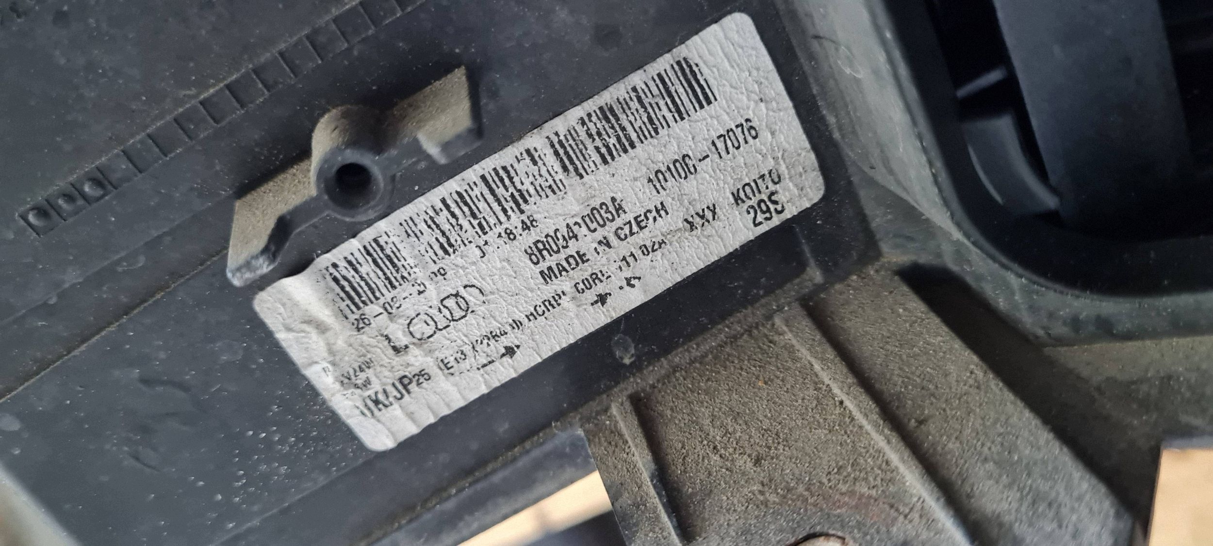 Q5 8R light left left front front ANGLIK RHD UK 8R0941003A