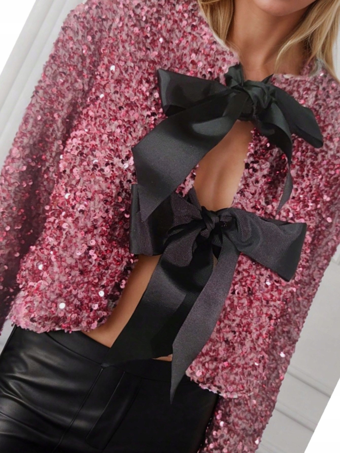 Flitrová bunda z přední strany růžová s vázáním Velurová L 40