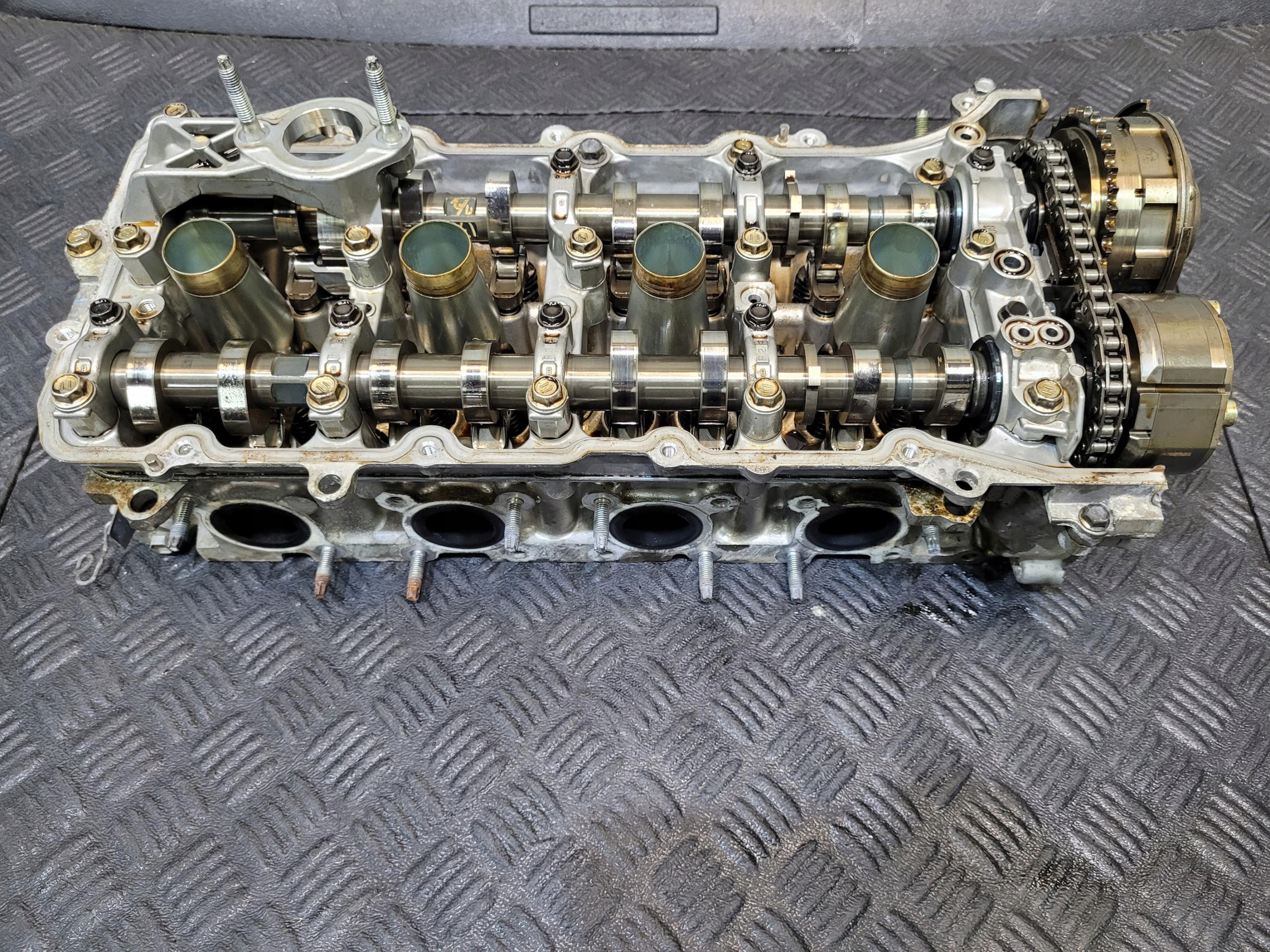 TESTATA completa ALBERI A CAMME 2UR LEXUS LS 600 LS600 H 5.0