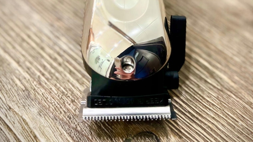 Bezprzewodowa maszynka do strzyżenia włoswó FOX PEGASUS Czas pracy bezprzewodowej 150 min