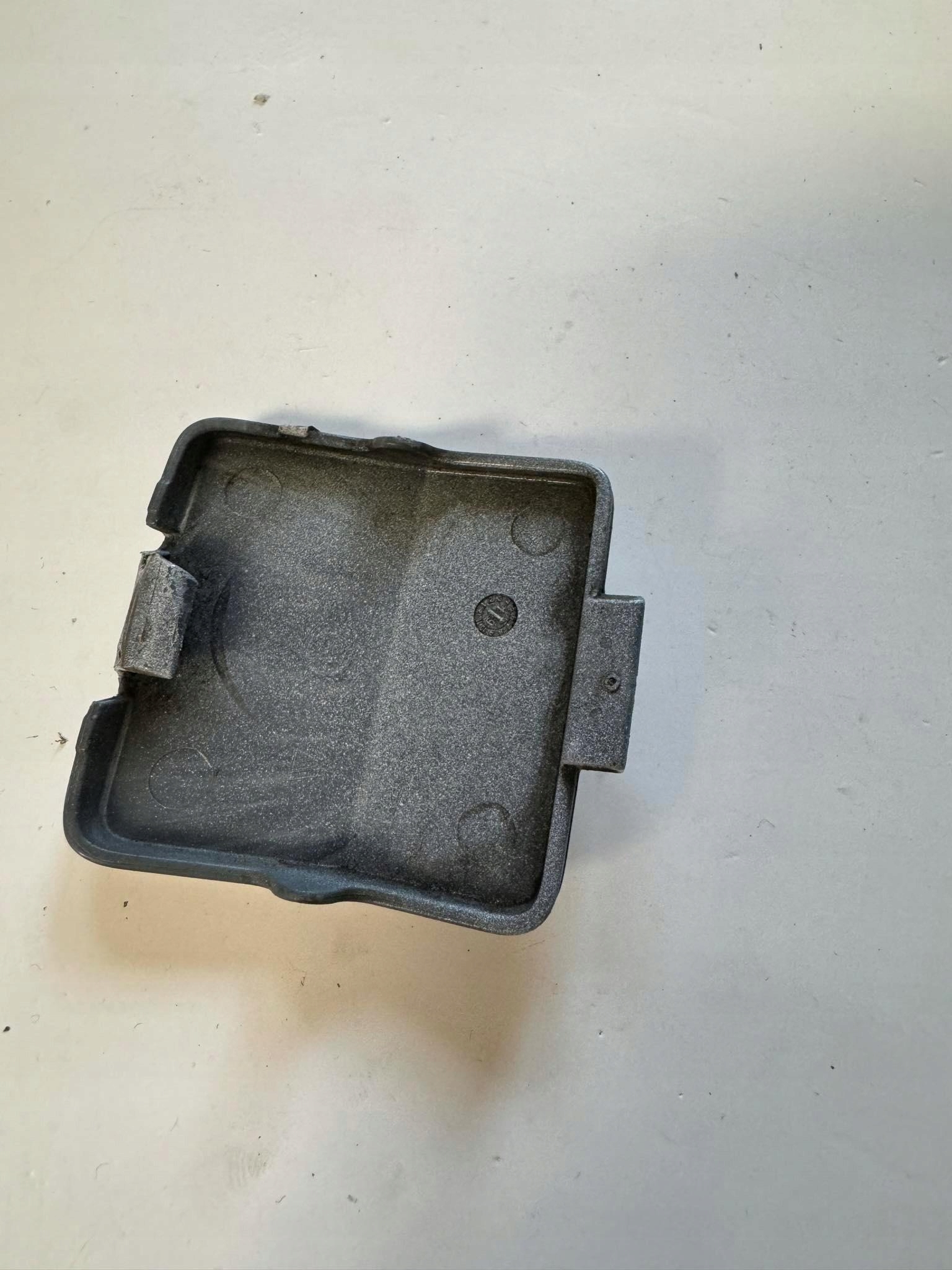 SKODA SCALA 19r. -> Abschleppöse der Stoßstange heck 657807441