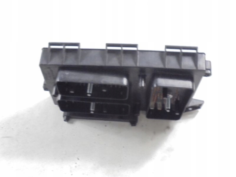 ASTRA H III 3 SKRZYNKA BEZPIECZNIKÓW 13145041 BT Typ samochodu Samochody osobowe