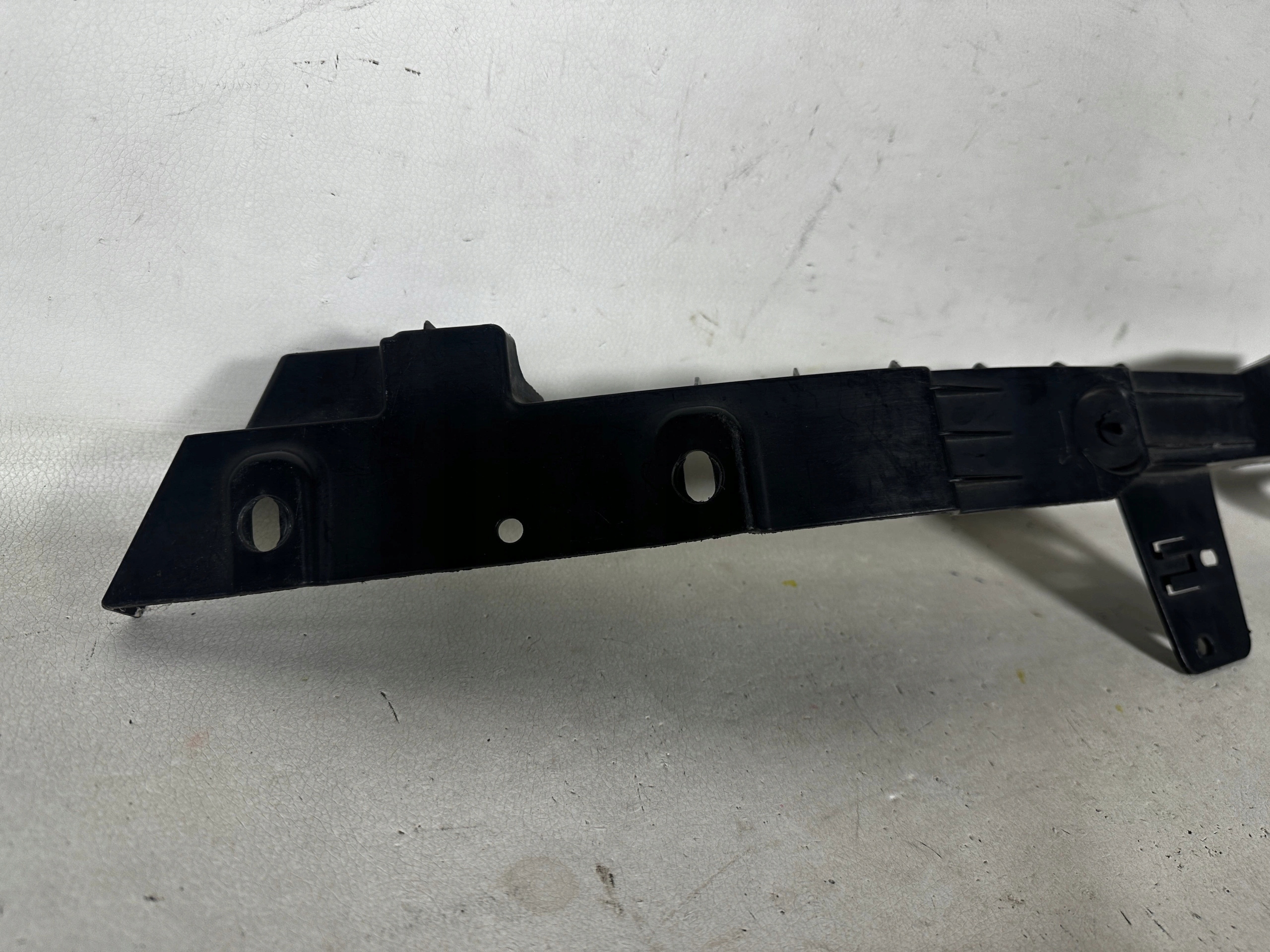 OPEL ASTRA 4 IV J 09- holder rear light holder left front 13287639