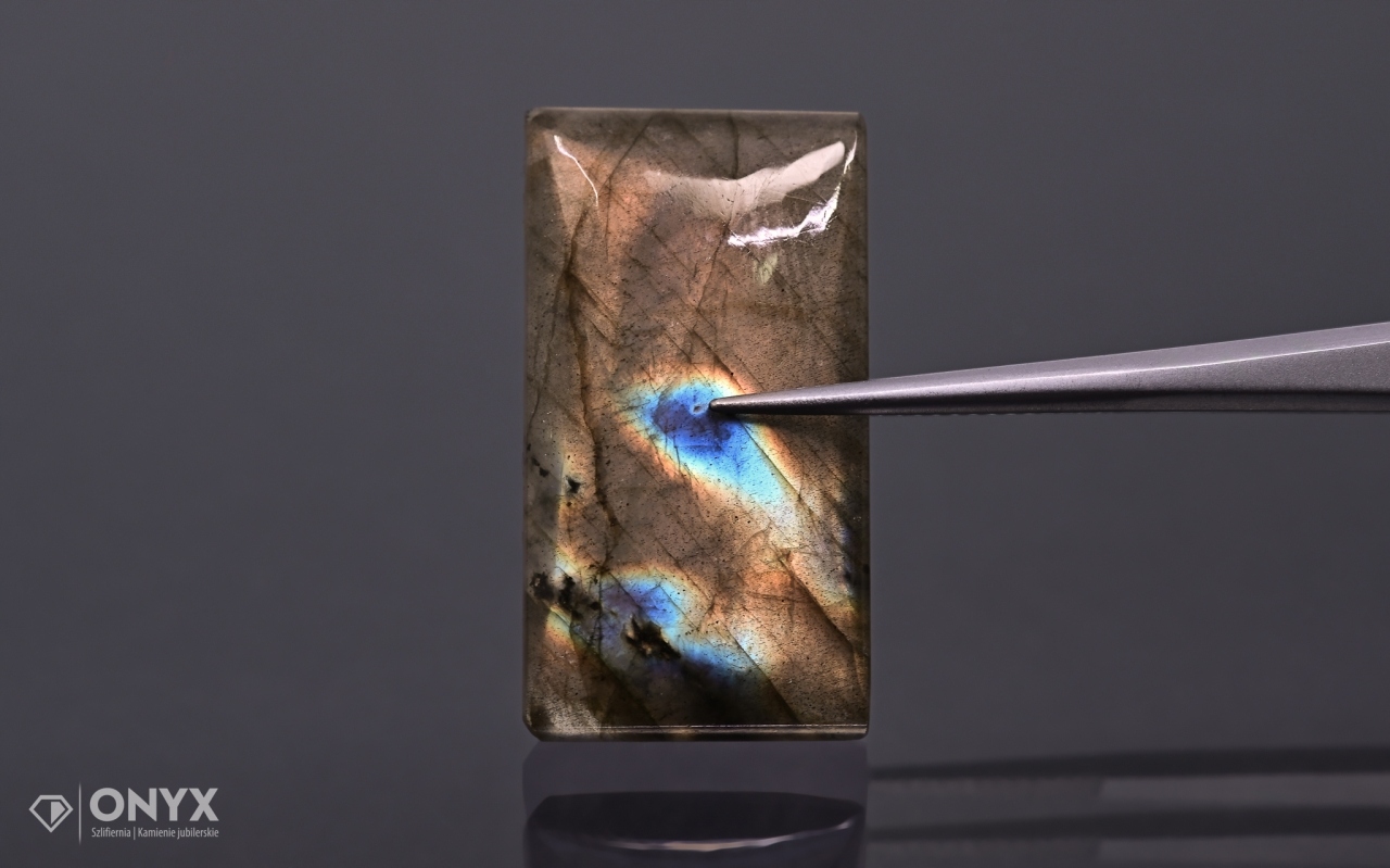 Labradorit kabošon obdélník 29x15,5 mm