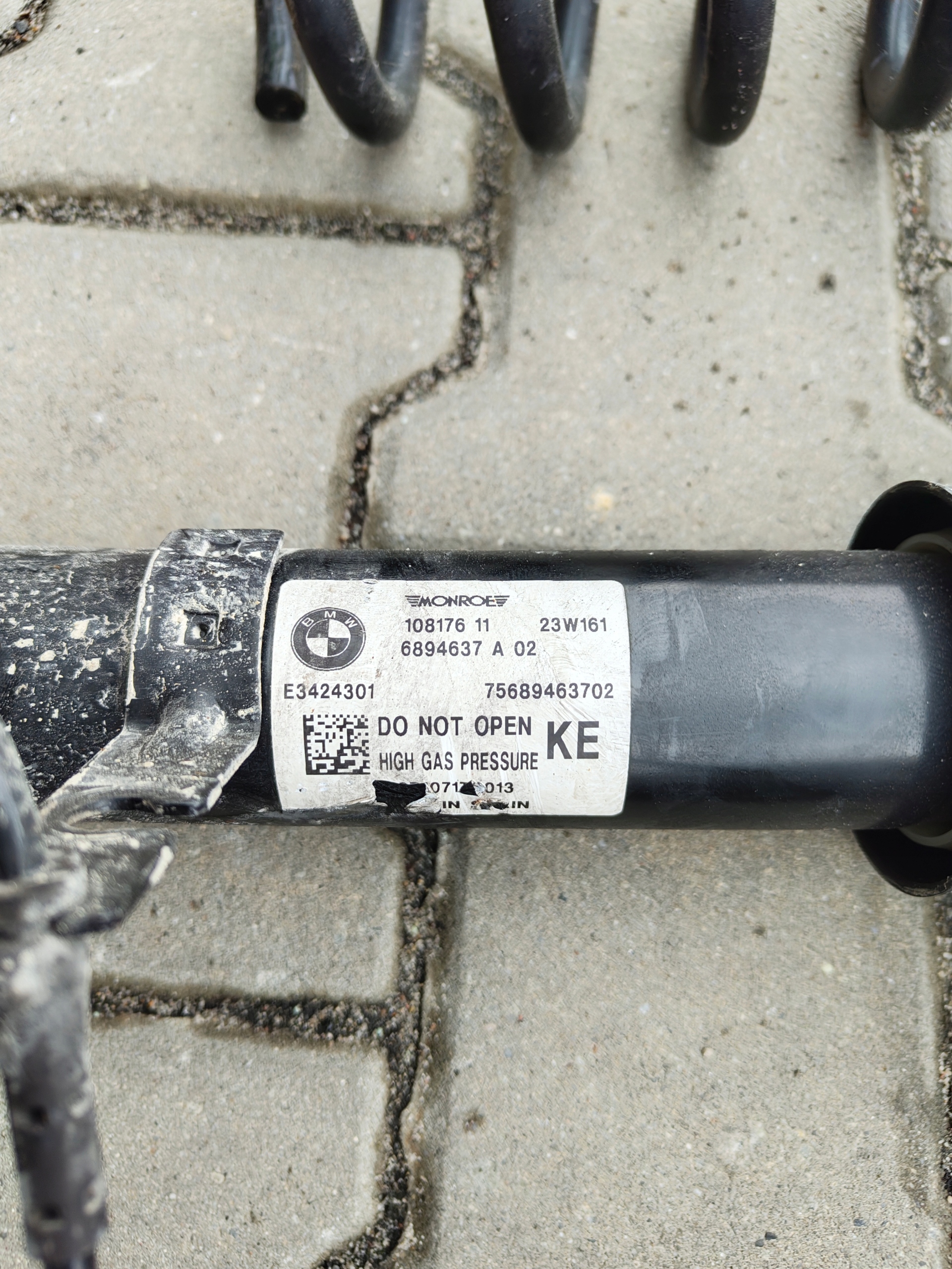 BMW Z4 G29 Stoßdämpfer heck 6894637