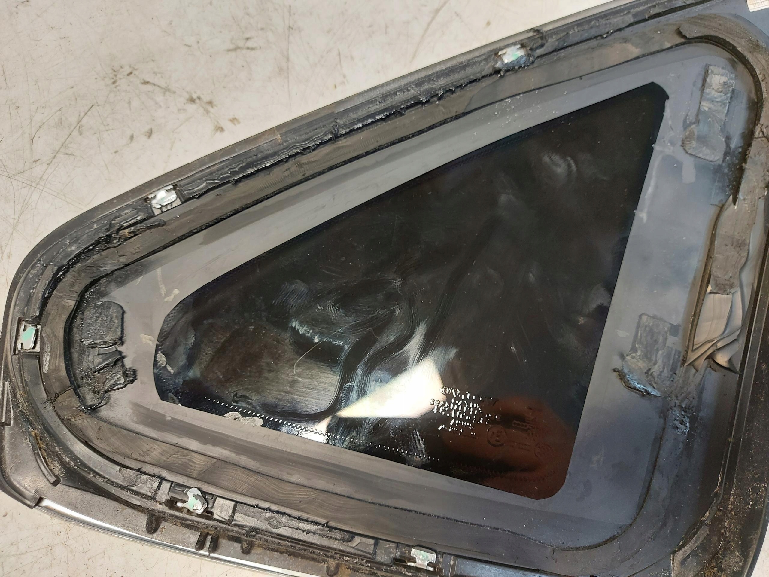 VOLVO S90 D5 sedan window bodywork left rear part