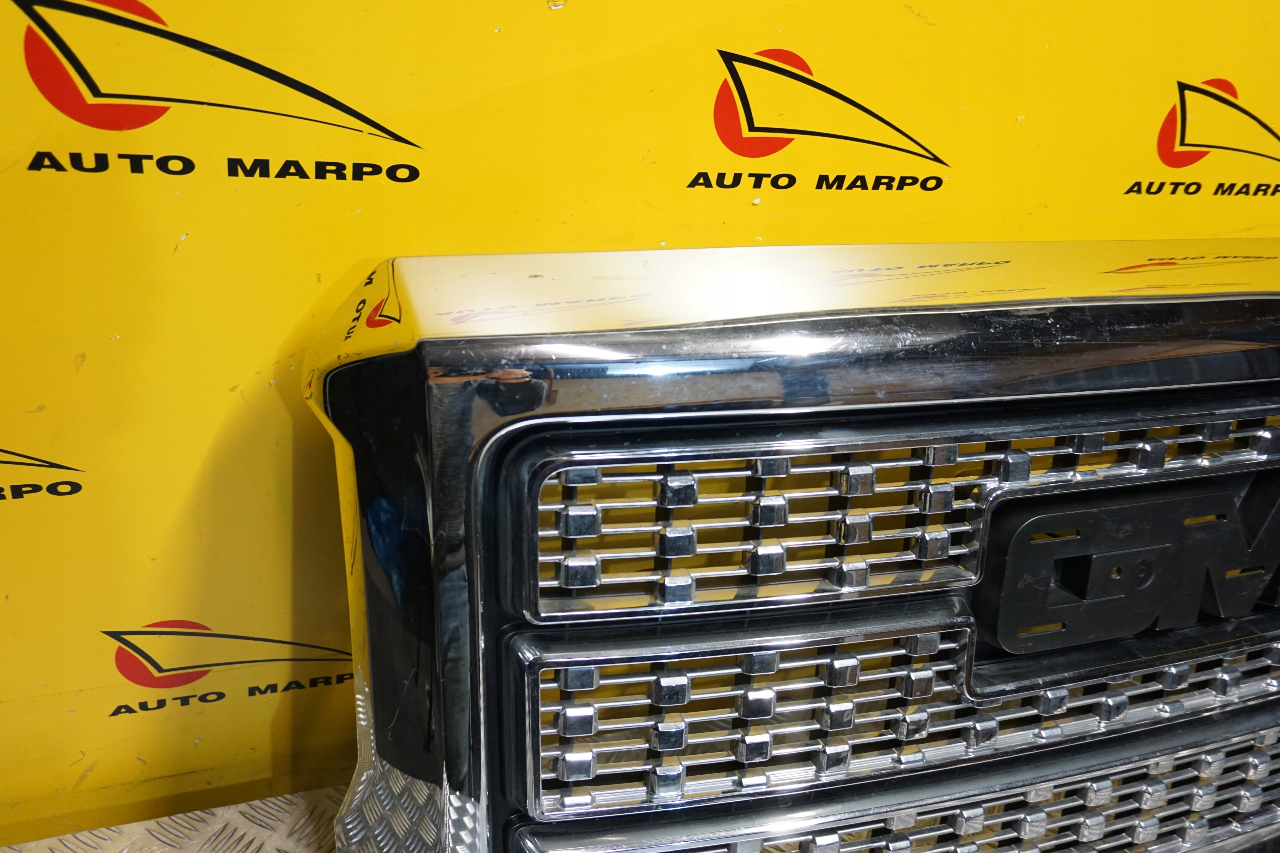 GMC SIERRA 2500 3500 HD 2015 - 2019 Atrapa Przód Grill Chrom 84089015 Producent części General Motors