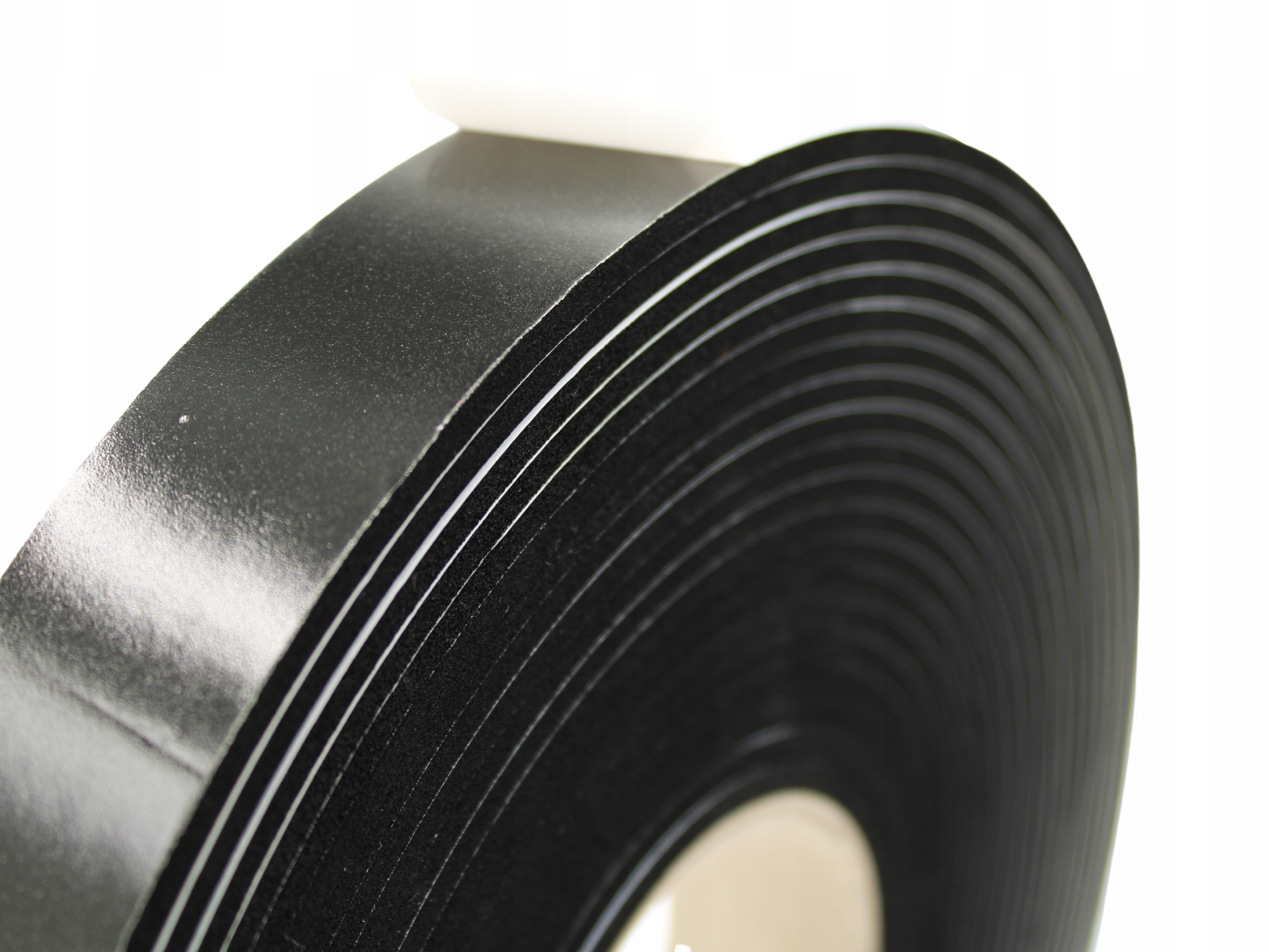 Uszczelka EPDM samoprzylepna 28mm/10m gr.4 +GRATIS Szerokość produktu 2.8 cm