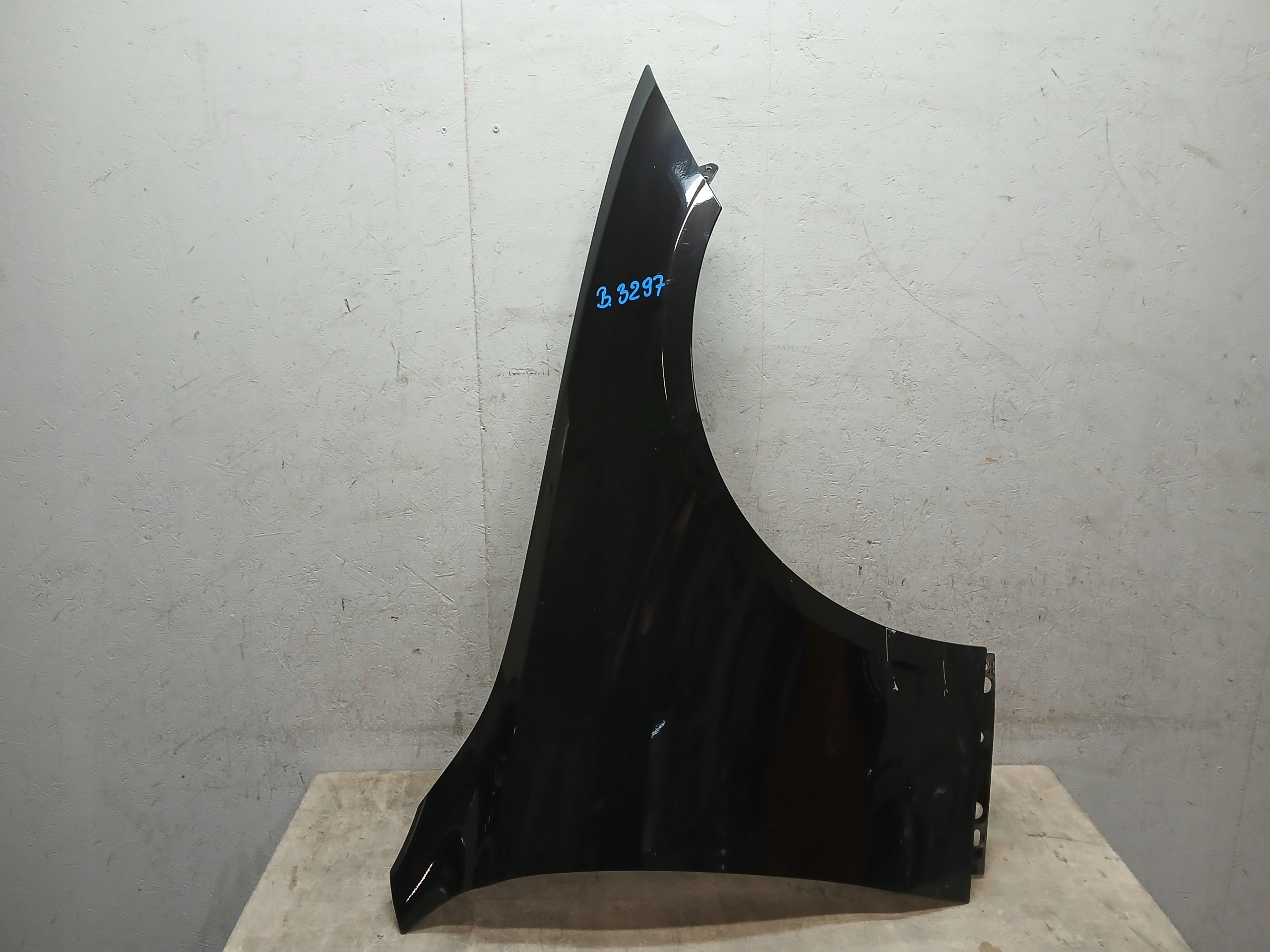 fender front right MERCEDES C KLASA W206 A206