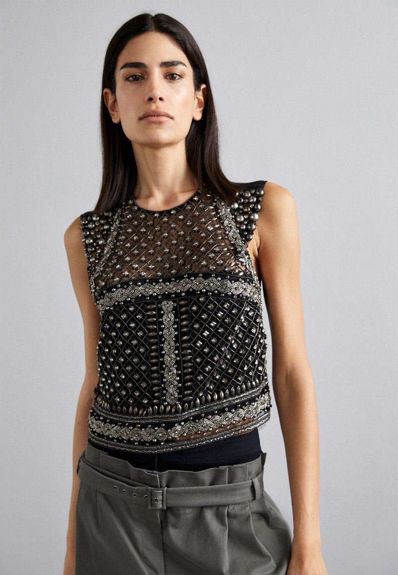 Černý top s kamínky Alberta Ferretti 38