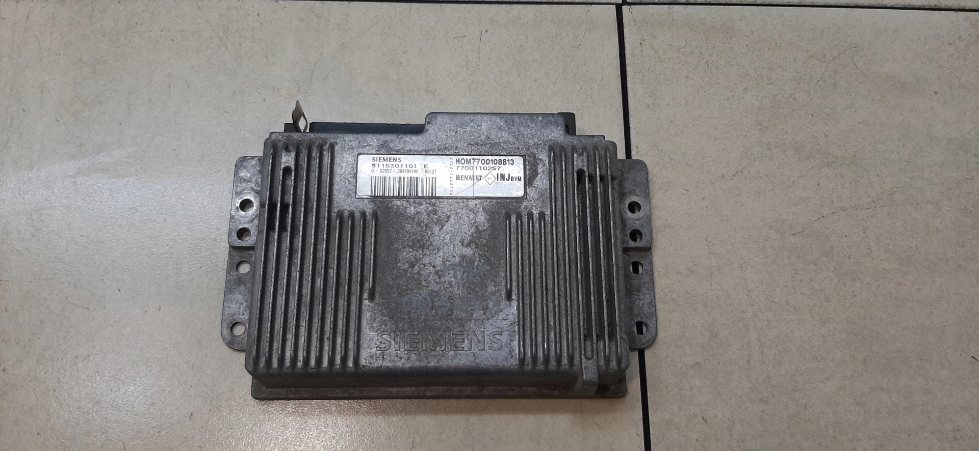 control unit of the engine KANGOO 1.4 7700108813 7700110257